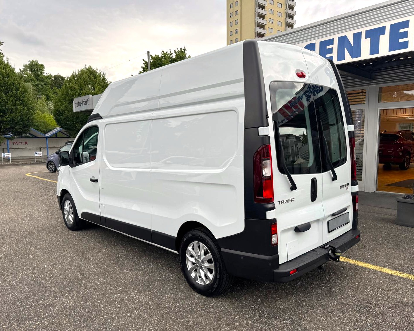RENAULT Trafic 2.0 dCi 150 ADVANCE L2H2-image-13