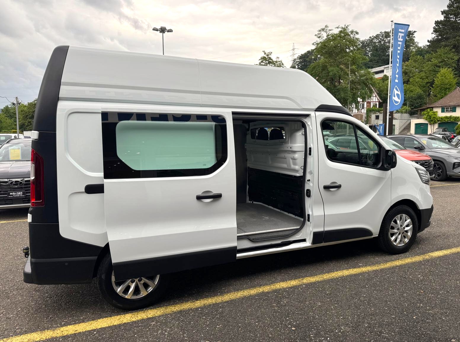 RENAULT Trafic 2.0 dCi 150 ADVANCE L2H2-image-7