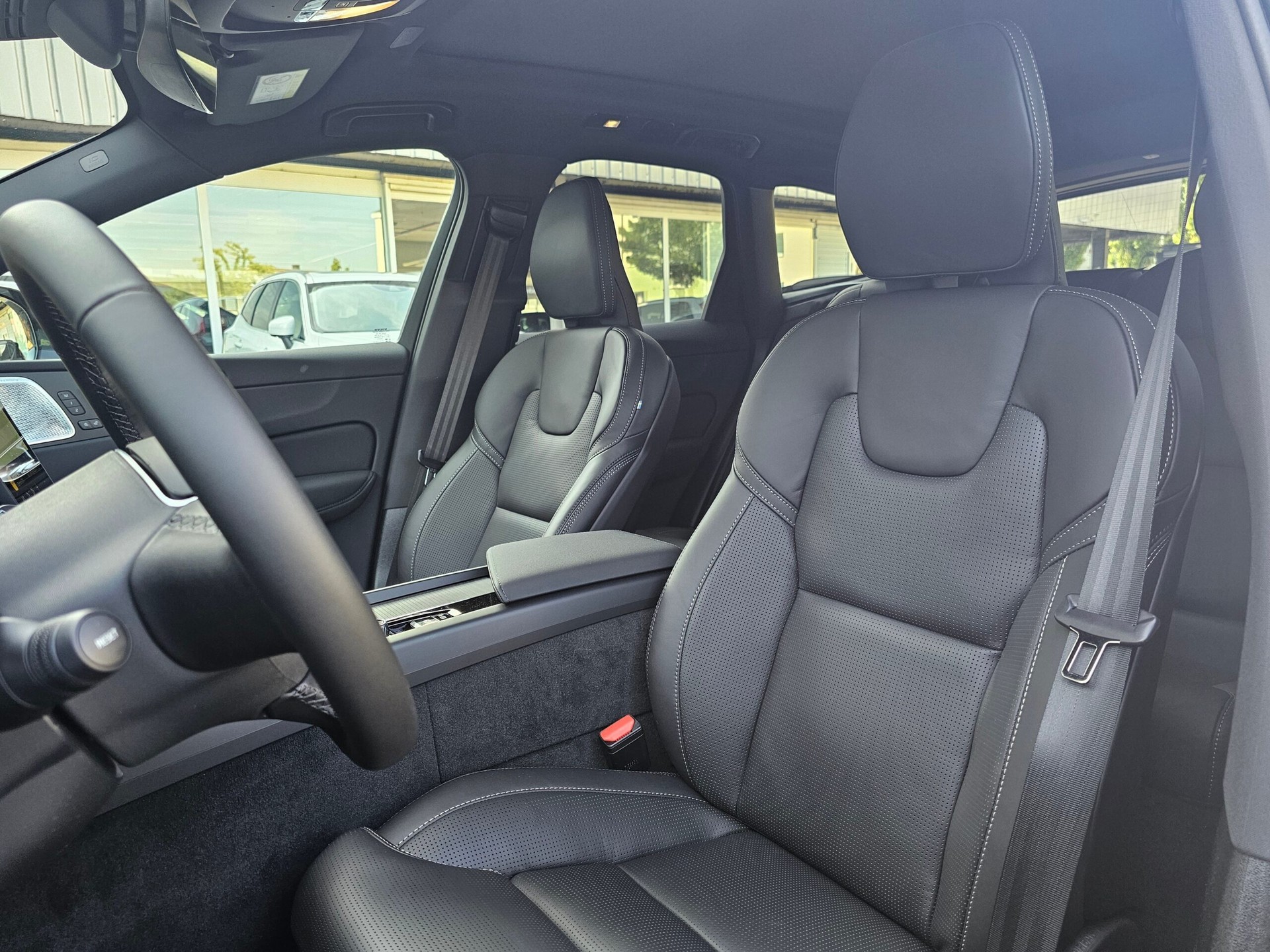 VOLVO XC60 2.0 T8 TE Black Edition eAWD-image-6