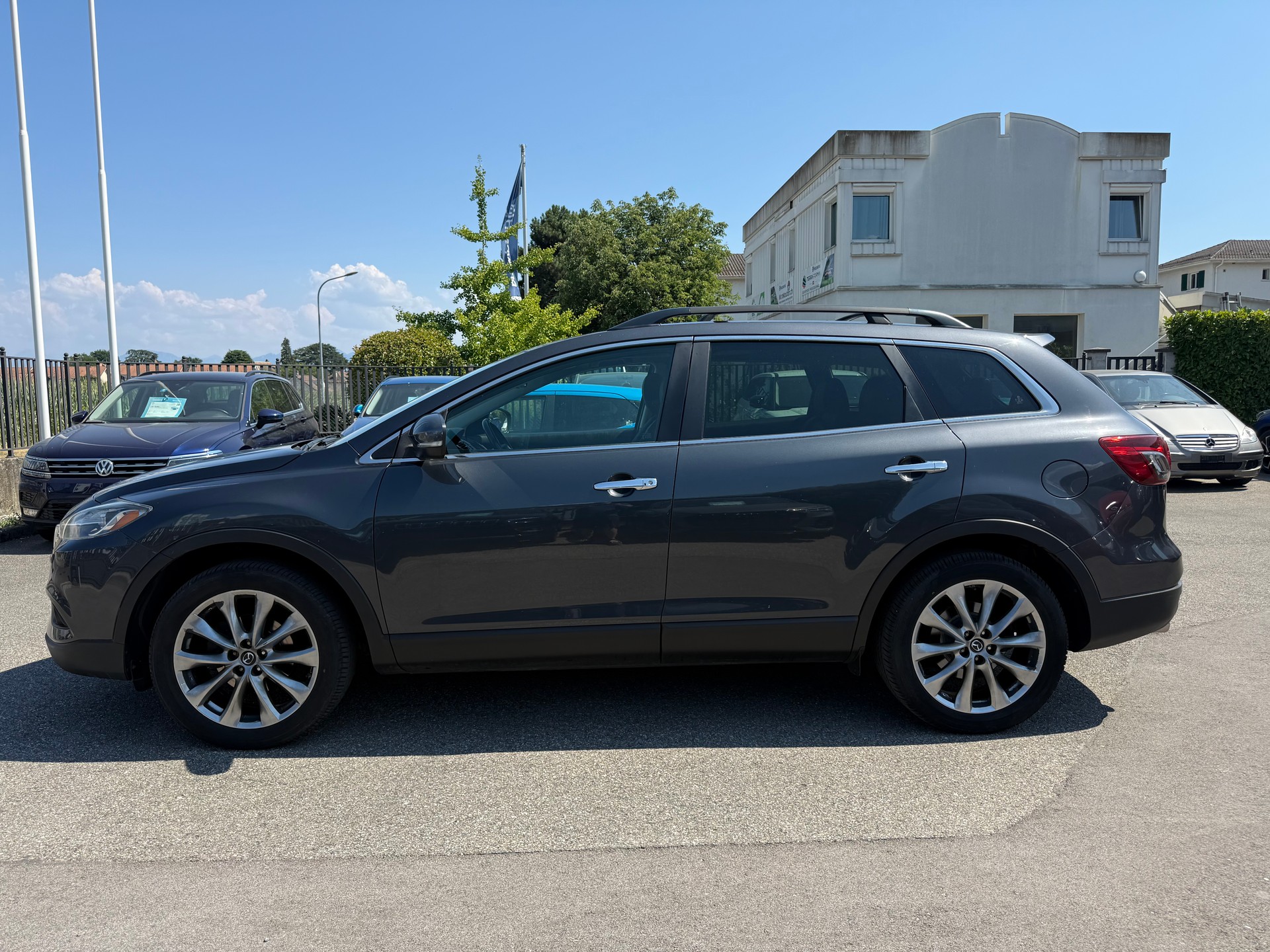MAZDA CX-9 3.7 V6 Revolution Automatic-image-2