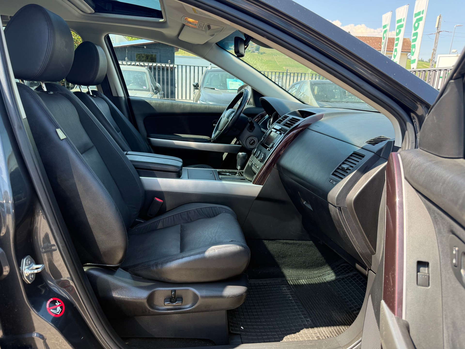 MAZDA CX-9 3.7 V6 Revolution Automatic-image-7