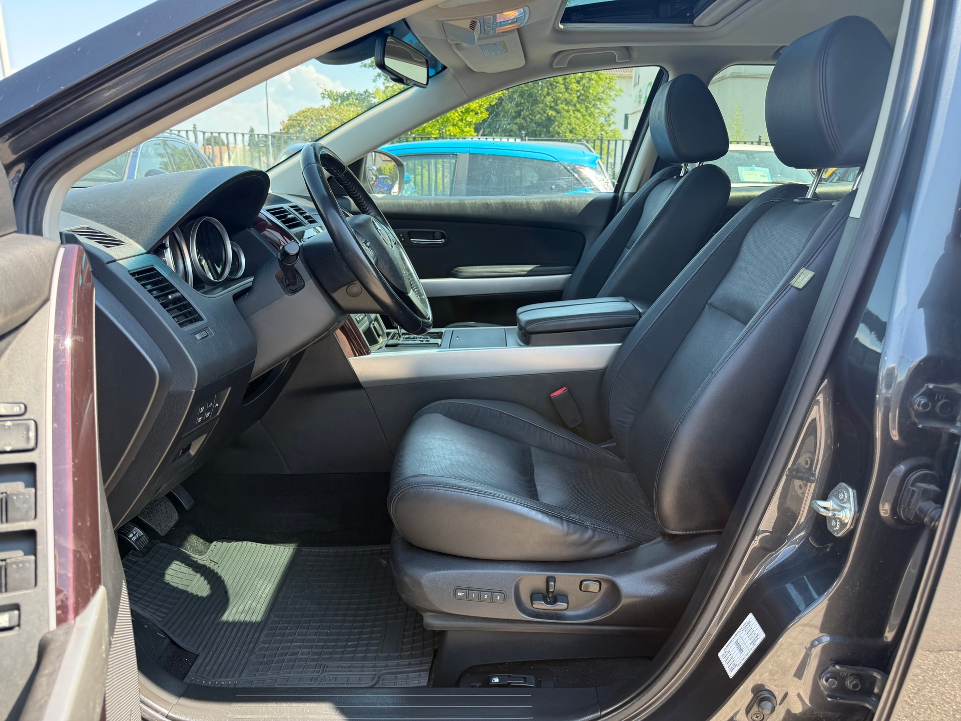 MAZDA CX-9 3.7 V6 Revolution Automatic-image-5
