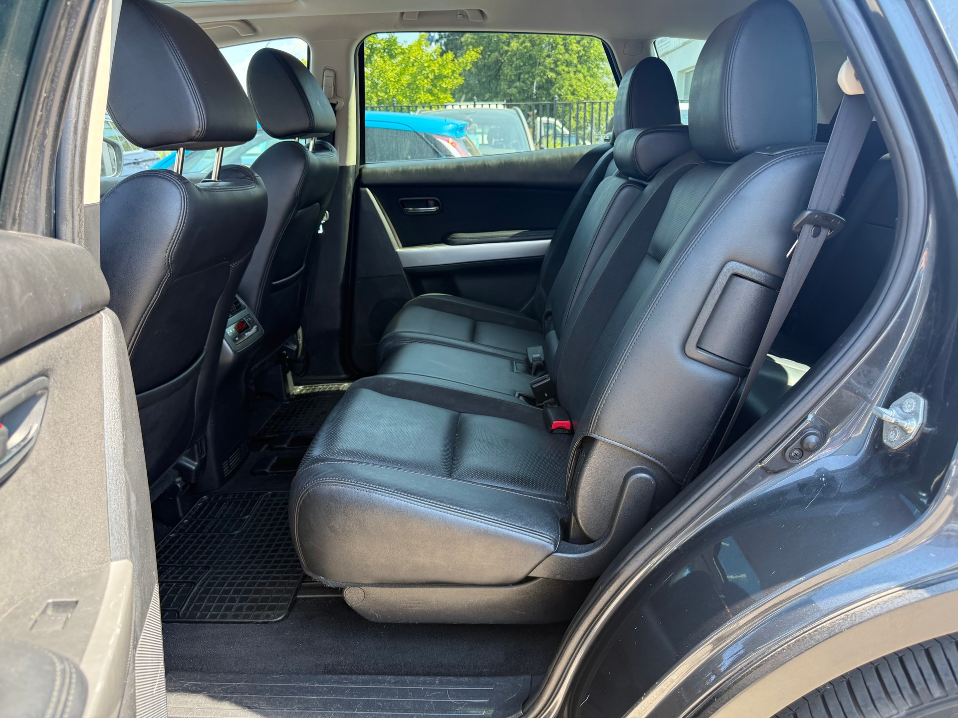 MAZDA CX-9 3.7 V6 Revolution Automatic-image-6