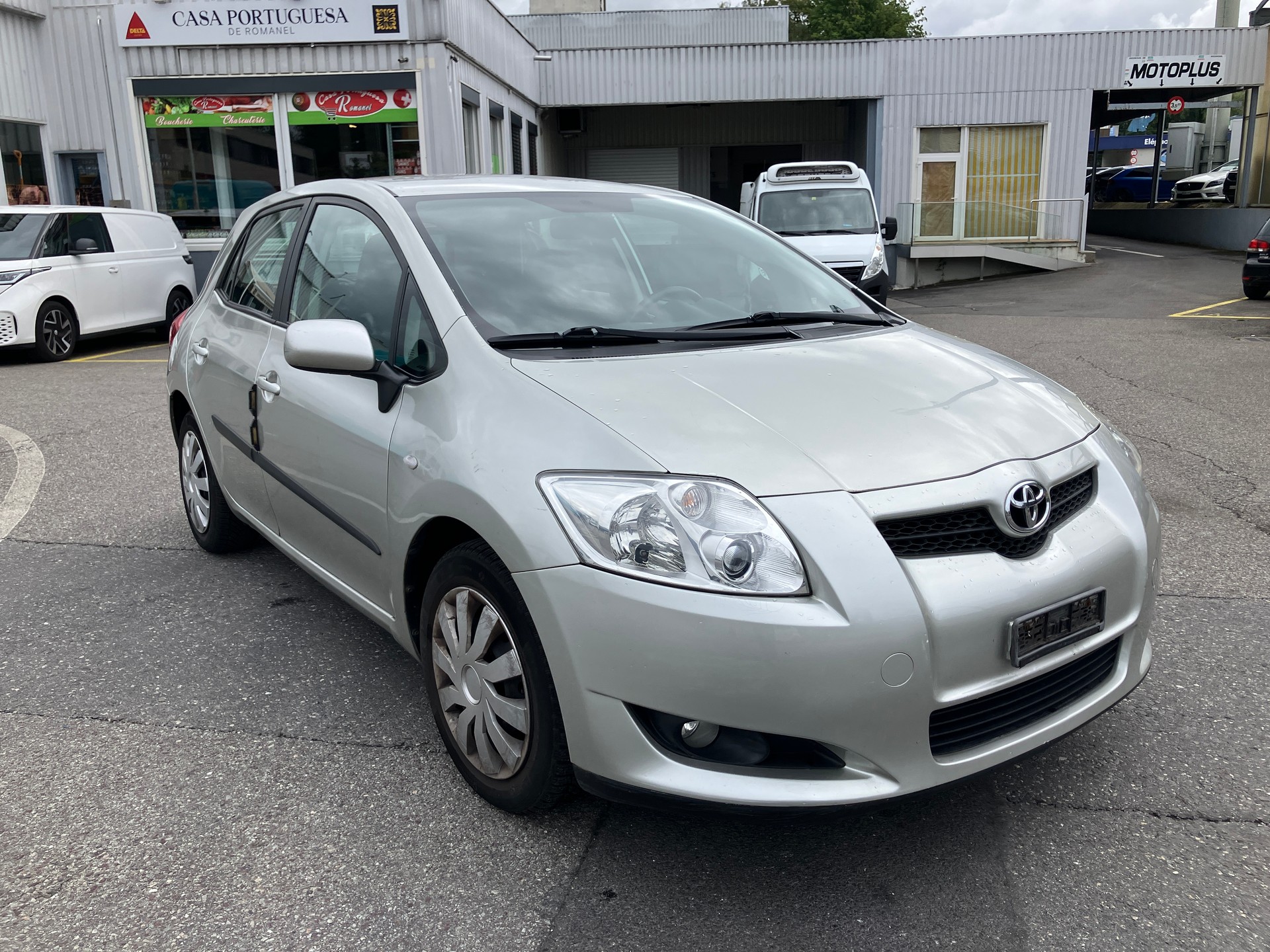 TOYOTA Auris 1.6 Linea Luna-image-0
