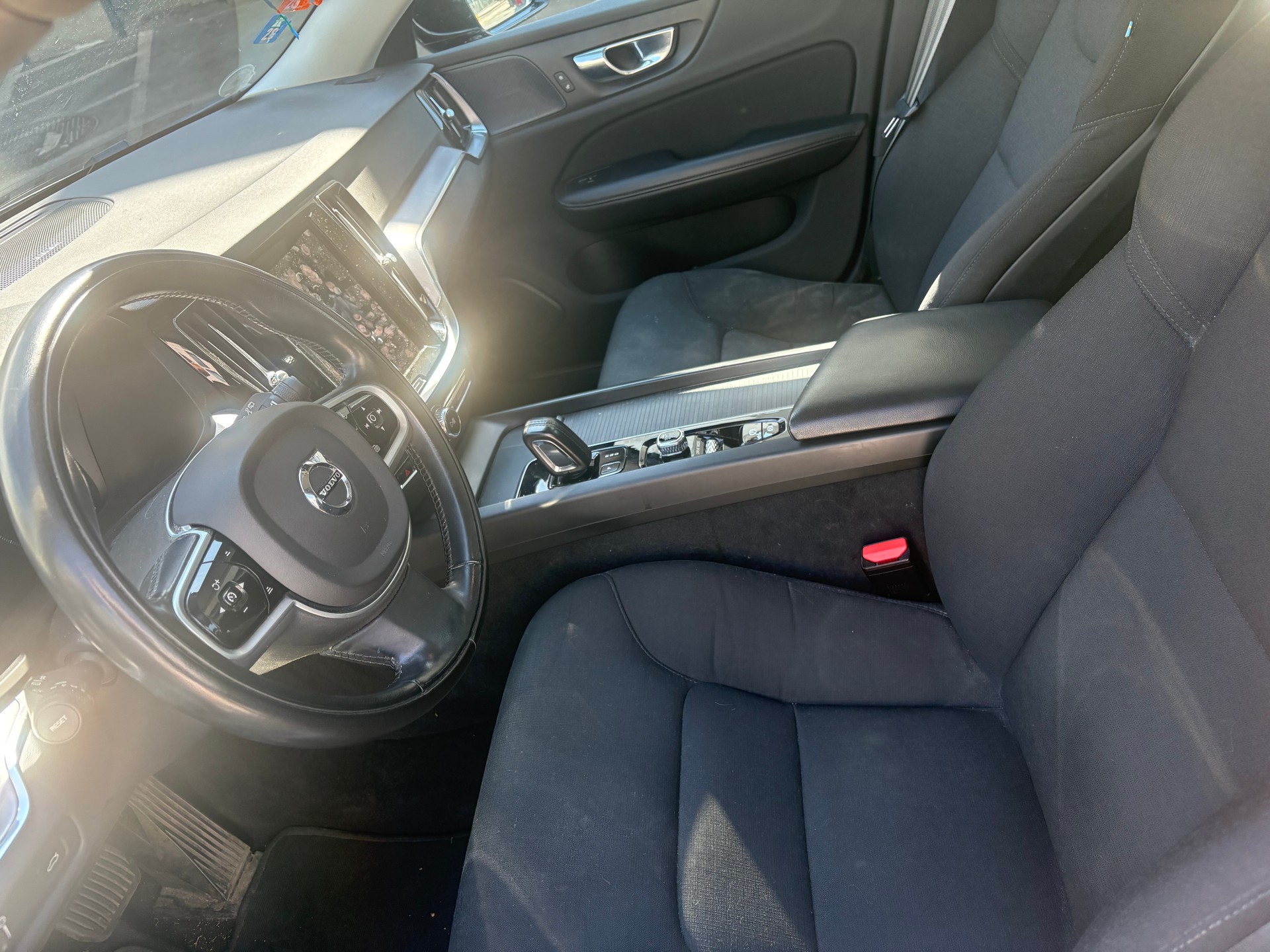 VOLVO V60 B4 Diesel Mild Hybrid Momentum Geartronic-image-9