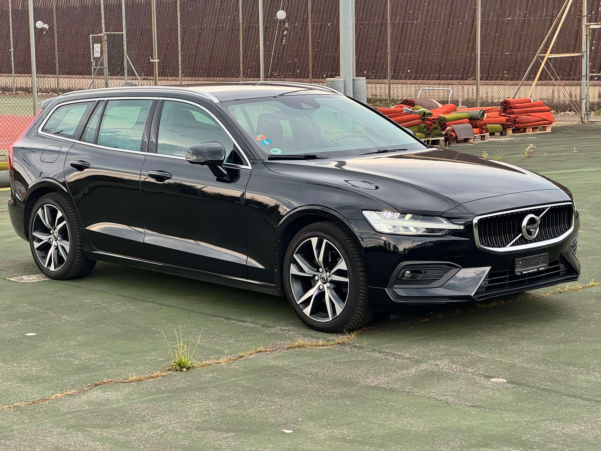VOLVO V60 B4 Diesel Mild Hybrid Momentum Geartronic-image-0