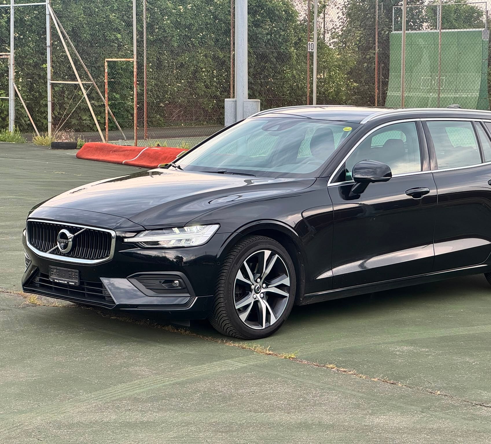 VOLVO V60 B4 Diesel Mild Hybrid Momentum Geartronic-image-6