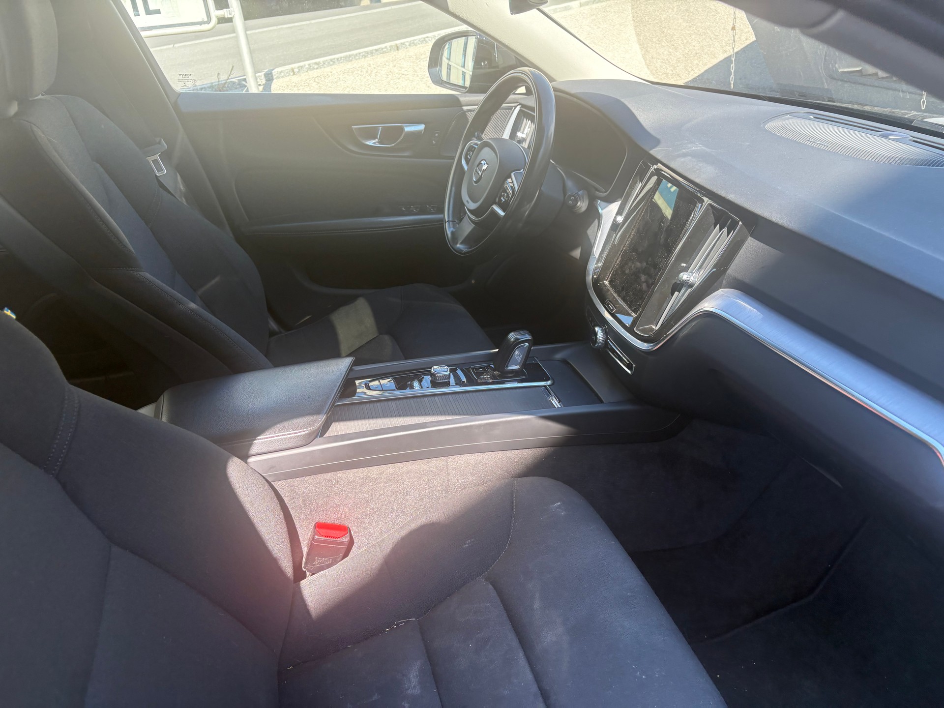 VOLVO V60 B4 Diesel Mild Hybrid Momentum Geartronic-image-13