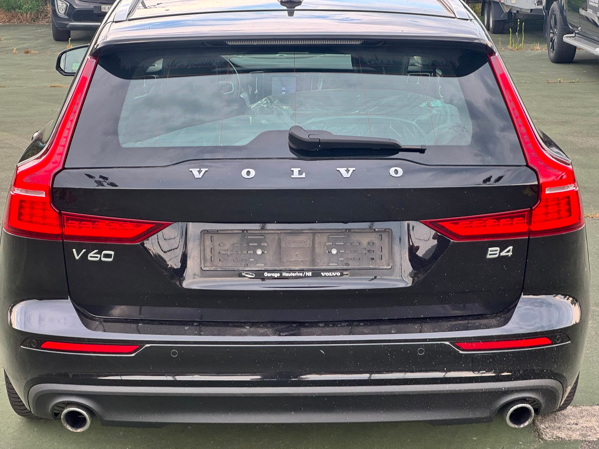 VOLVO V60 B4 Diesel Mild Hybrid Momentum Geartronic-image-5