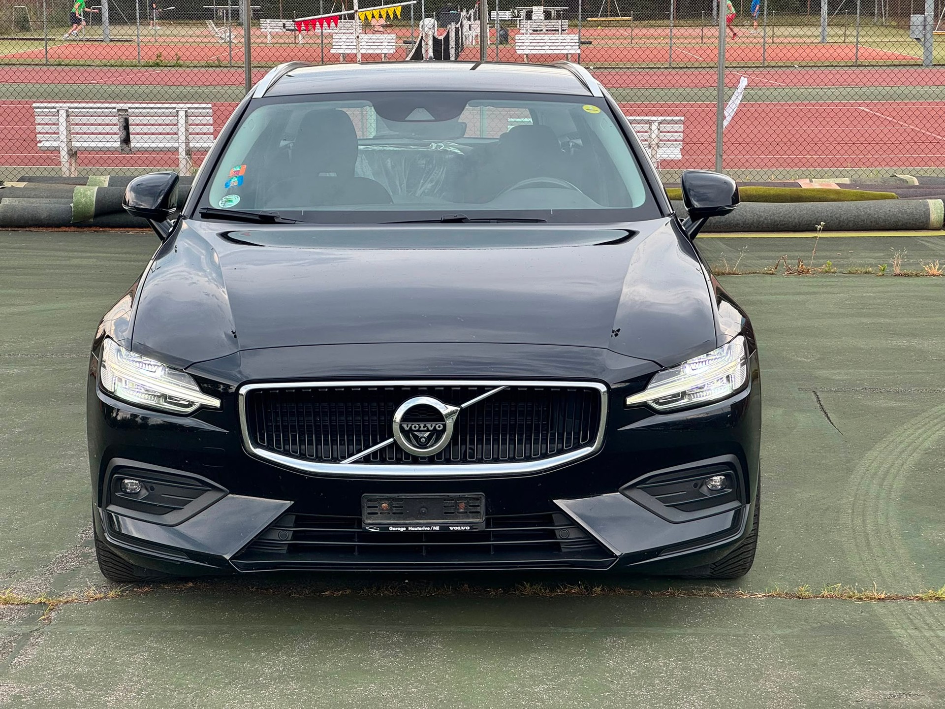 VOLVO V60 B4 Diesel Mild Hybrid Momentum Geartronic-image-1