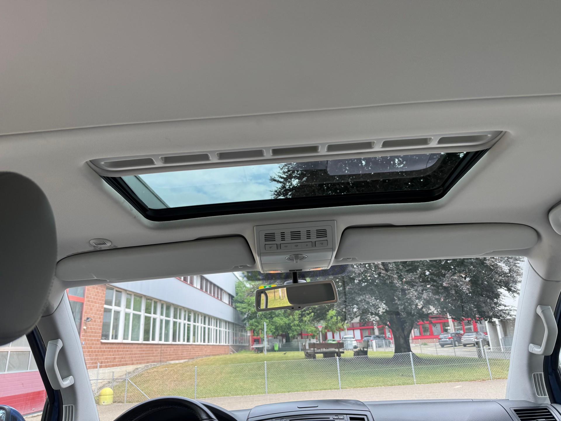 VW T5 Multivan 2.0 Bi-TDI CR Comfortline DSG-image-8