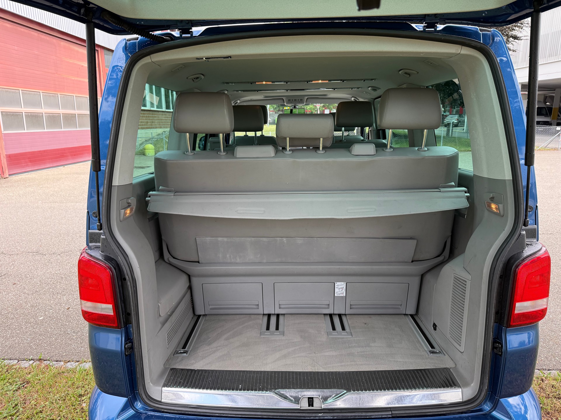 VW T5 Multivan 2.0 Bi-TDI CR Comfortline DSG-image-12