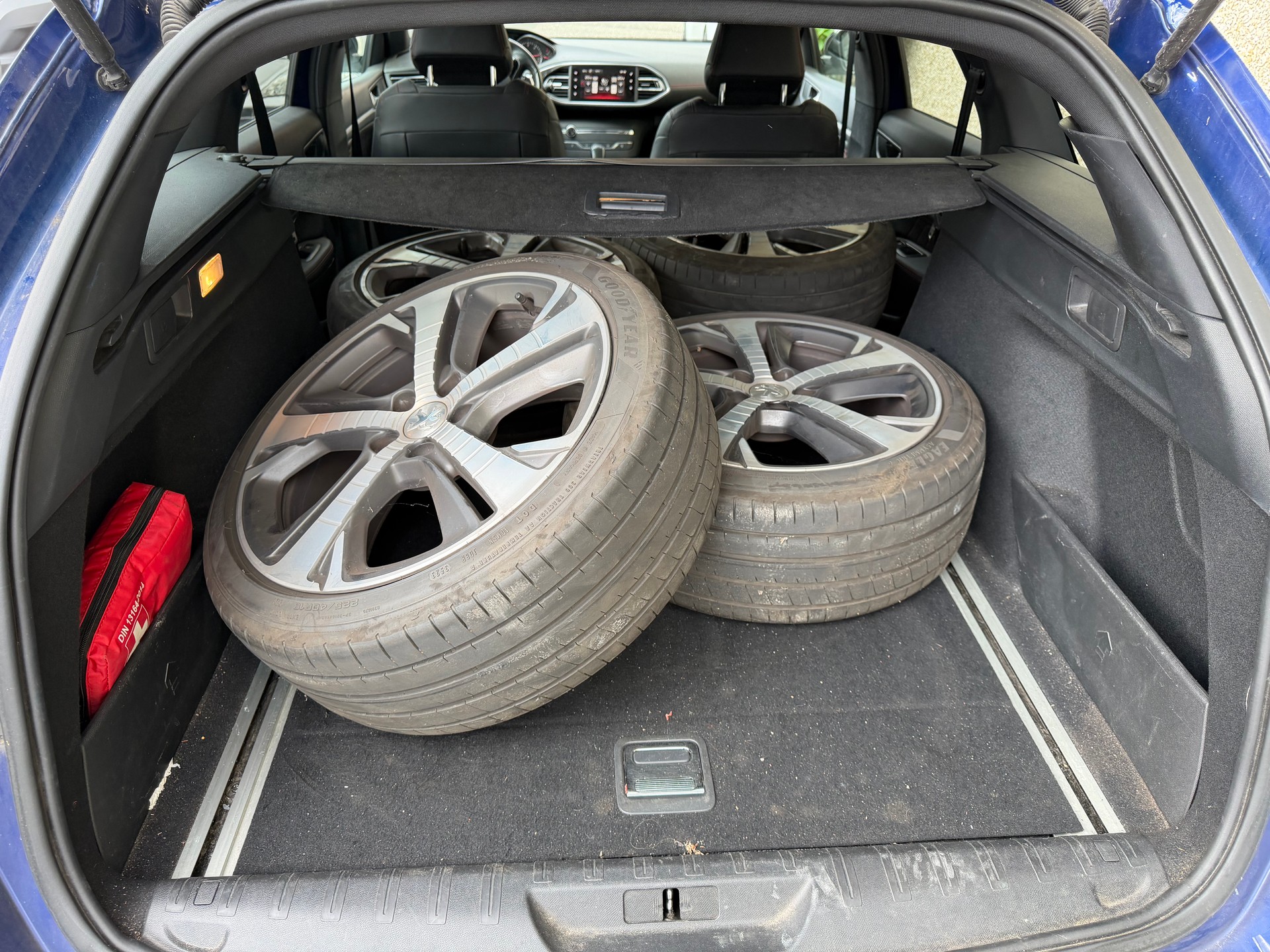 PEUGEOT 308 SW 2.0 BlueHDI GT Automatic-image-7
