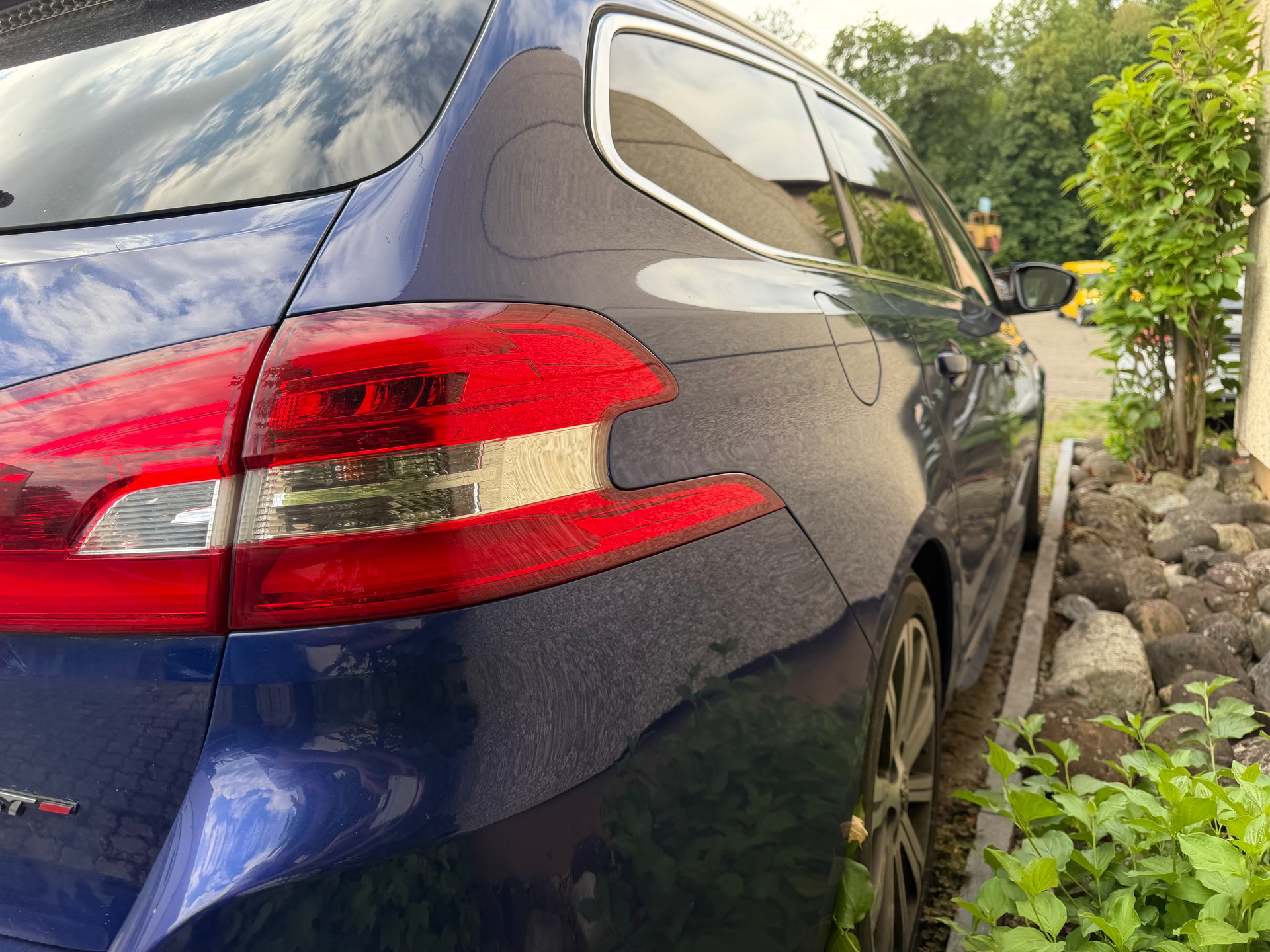 PEUGEOT 308 SW 2.0 BlueHDI GT Automatic-image-2