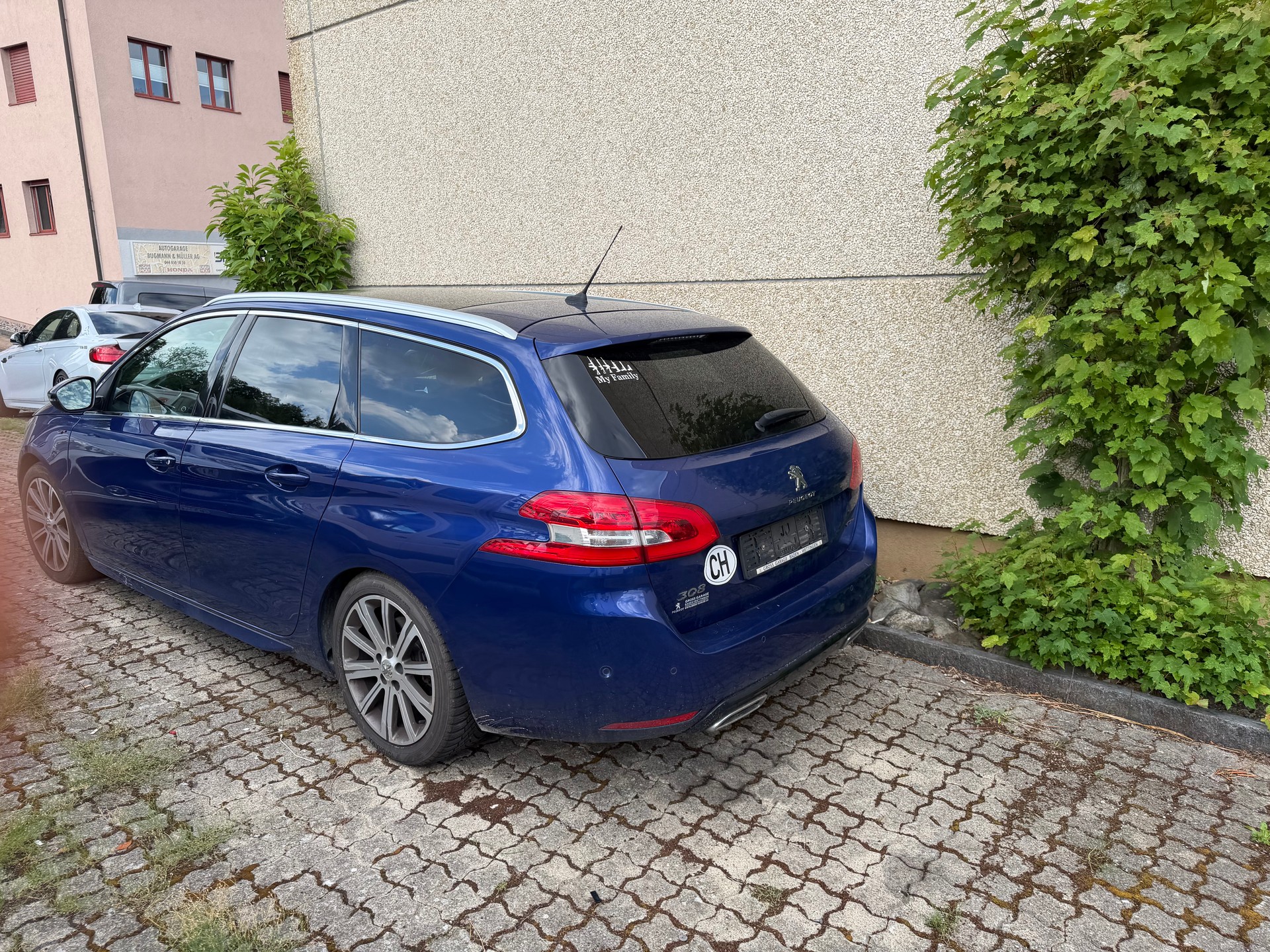 PEUGEOT 308 SW 2.0 BlueHDI GT Automatic-image-3