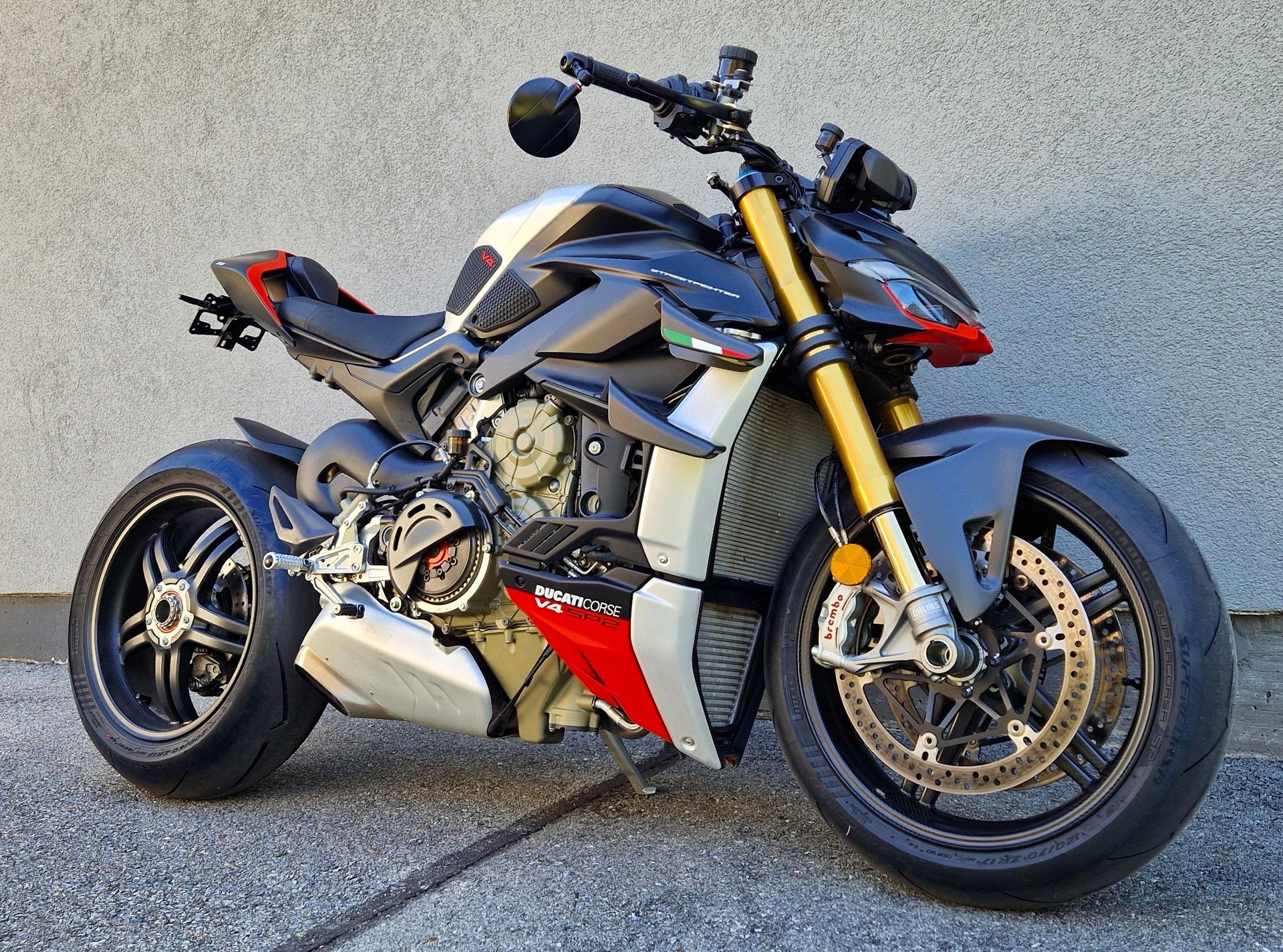 DUCATI Streetfighter V4 SP2-showroom-element-1
