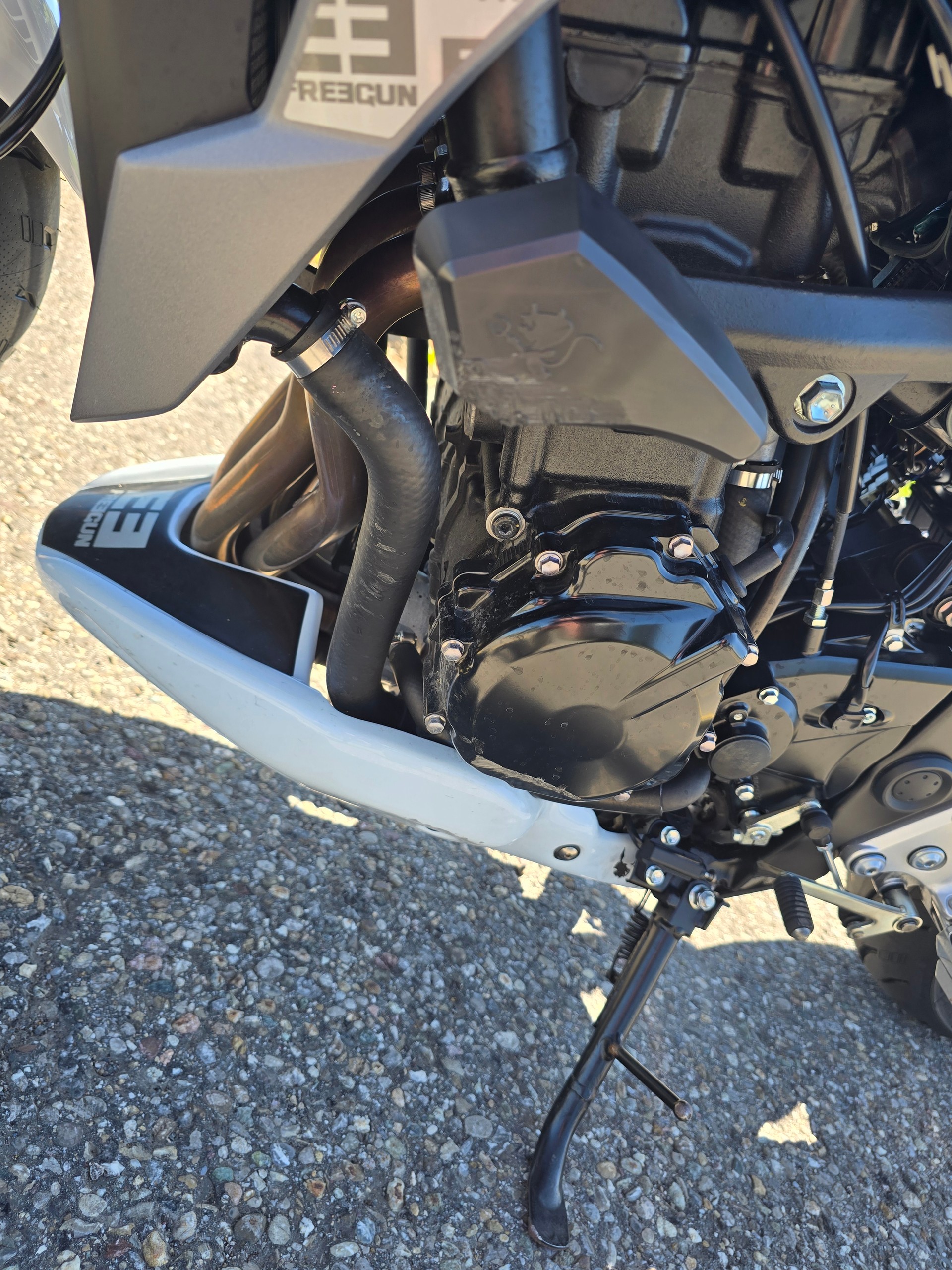 SUZUKI GSR 750 ABS Freegun-image-7