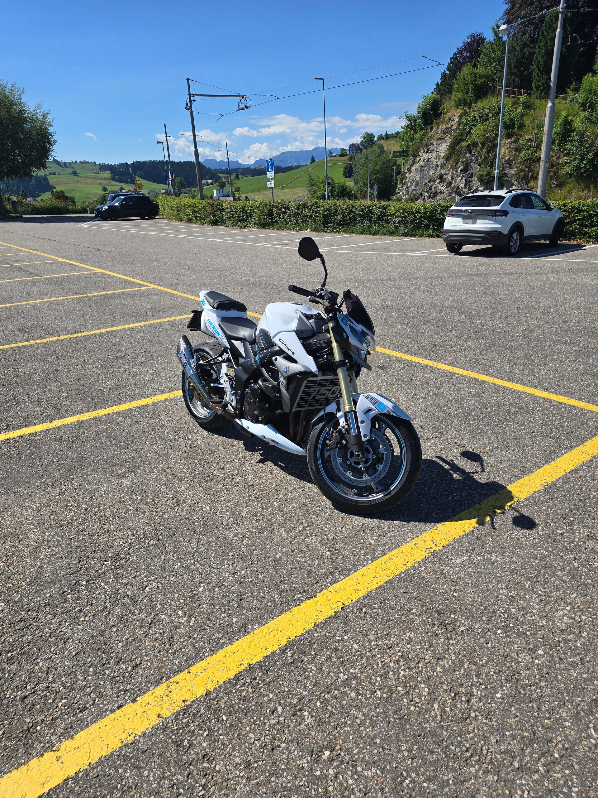 SUZUKI GSR 750 ABS Freegun