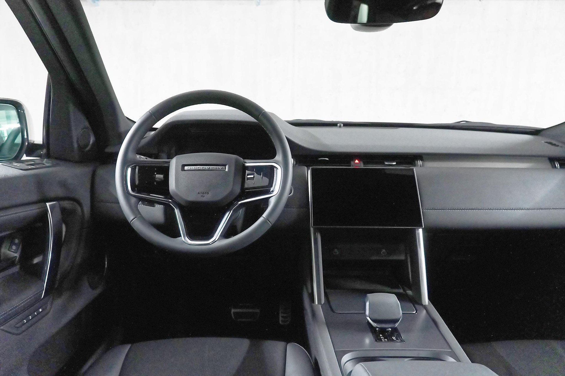LAND ROVER Discovery Sport 1.5 T 270e Dynamic SE-image-4