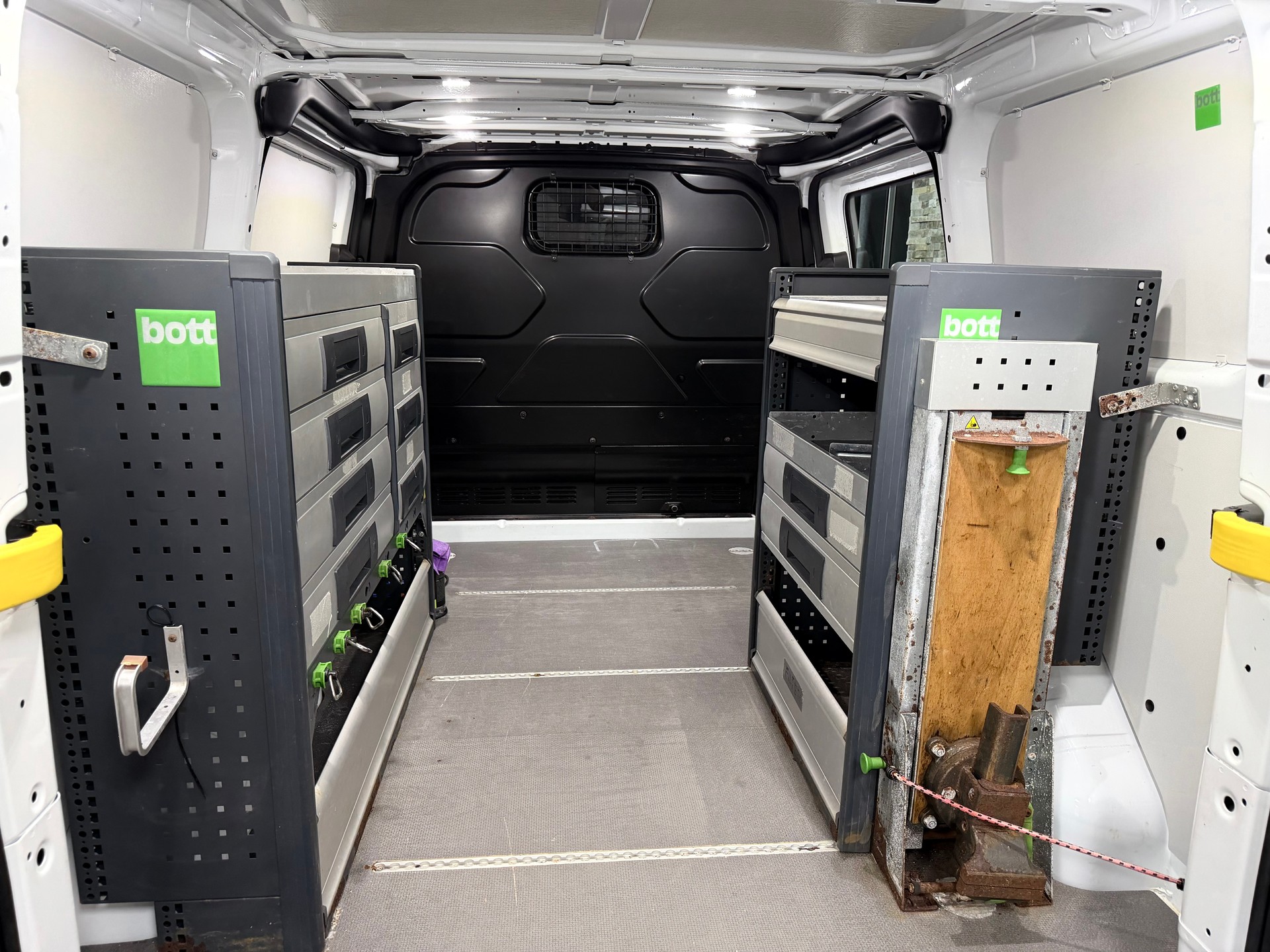 FORD Transit Custom Van 320 L1H1 Trend - BOTT Paket-image-22