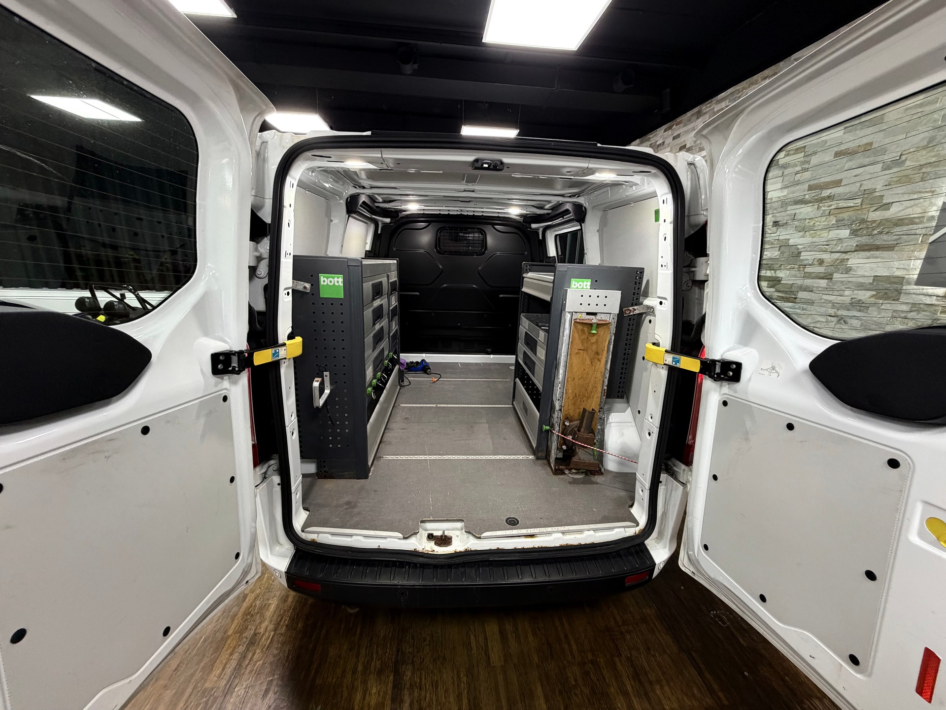 FORD Transit Custom Van 320 L1H1 Trend - BOTT Paket-image-21