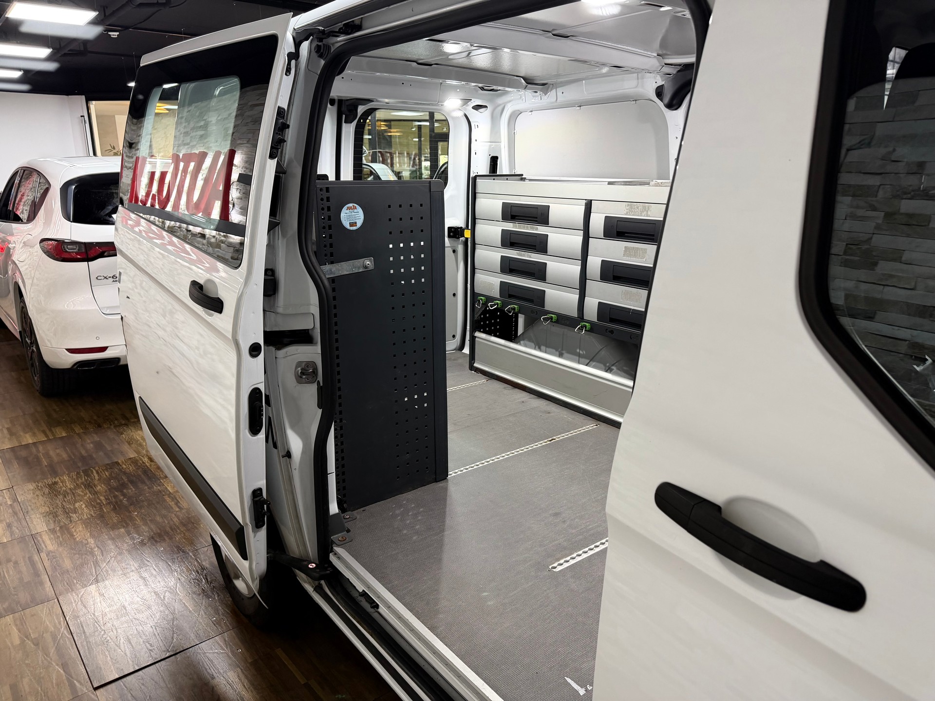 FORD Transit Custom Van 320 L1H1 Trend - BOTT Paket-image-23