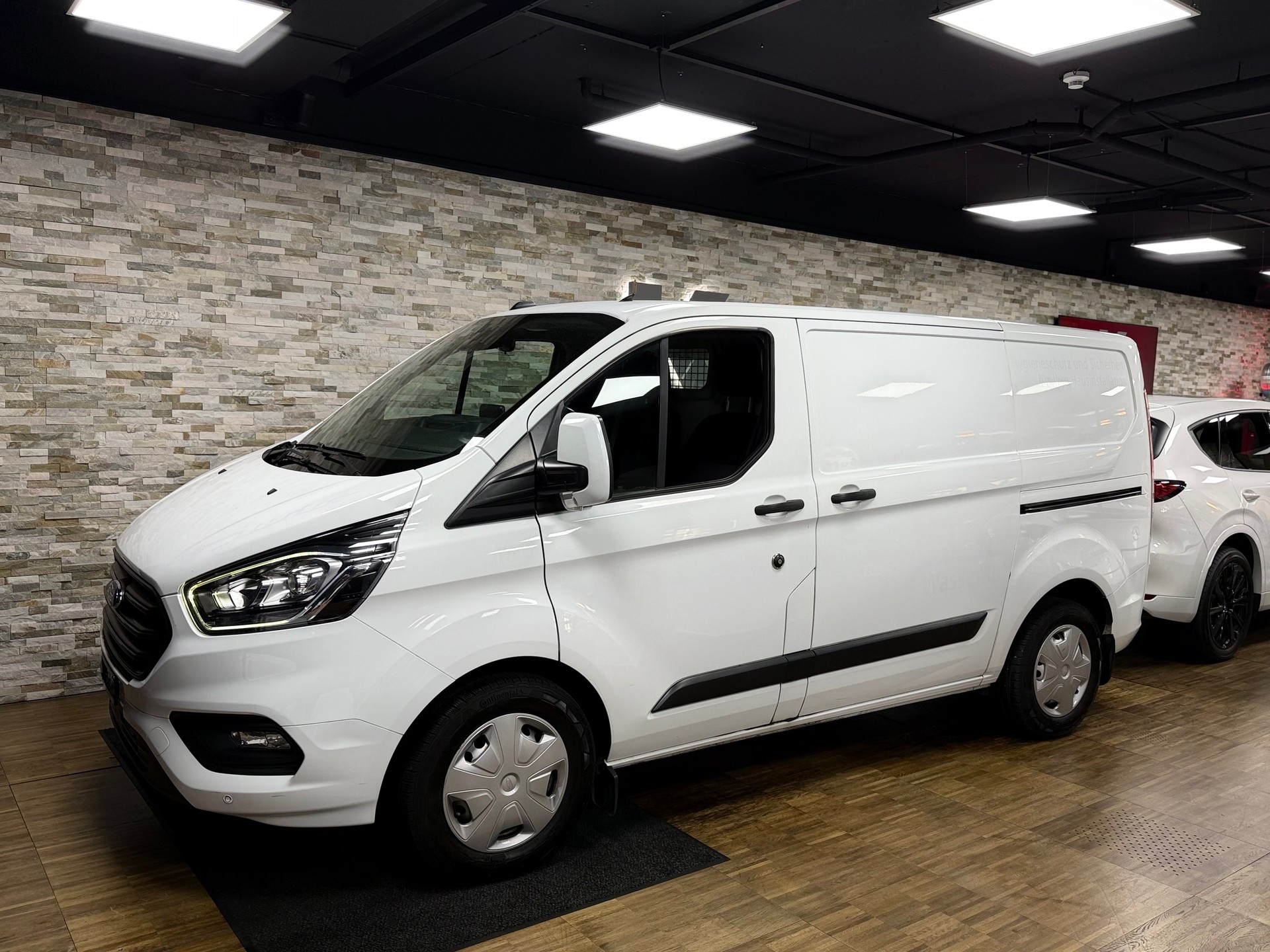 FORD Transit Custom Van 320 L1H1 Trend - BOTT Paket-image-1