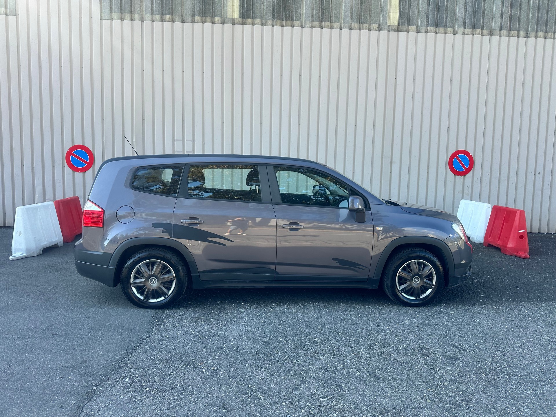 CHEVROLET Orlando 2.0 VCDi LT-image-8