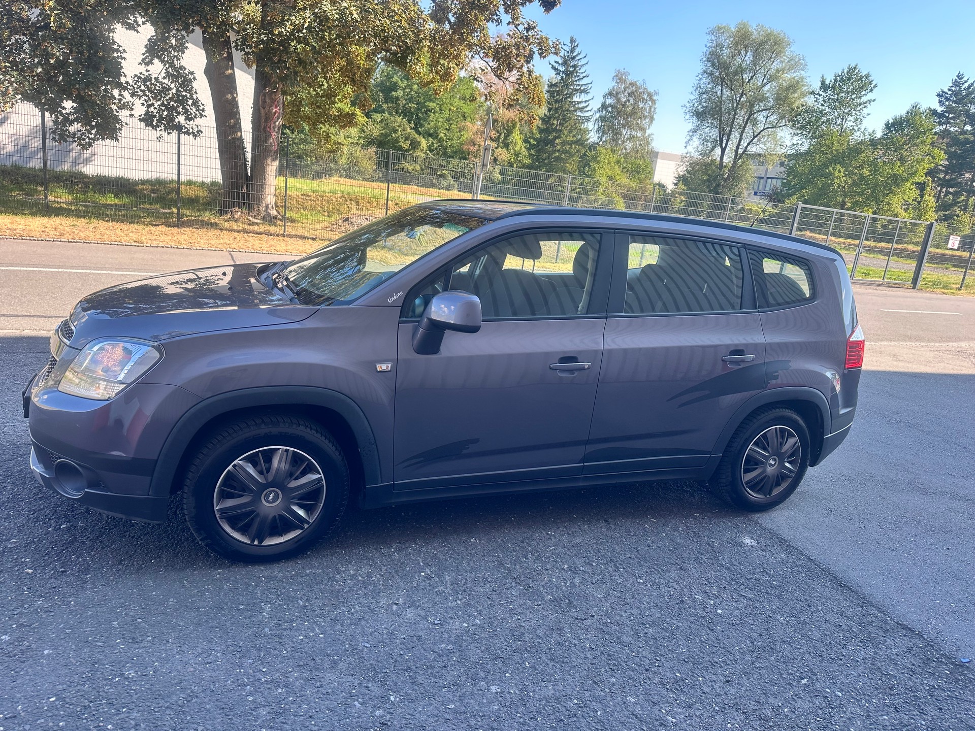 CHEVROLET Orlando 2.0 VCDi LT-image-3