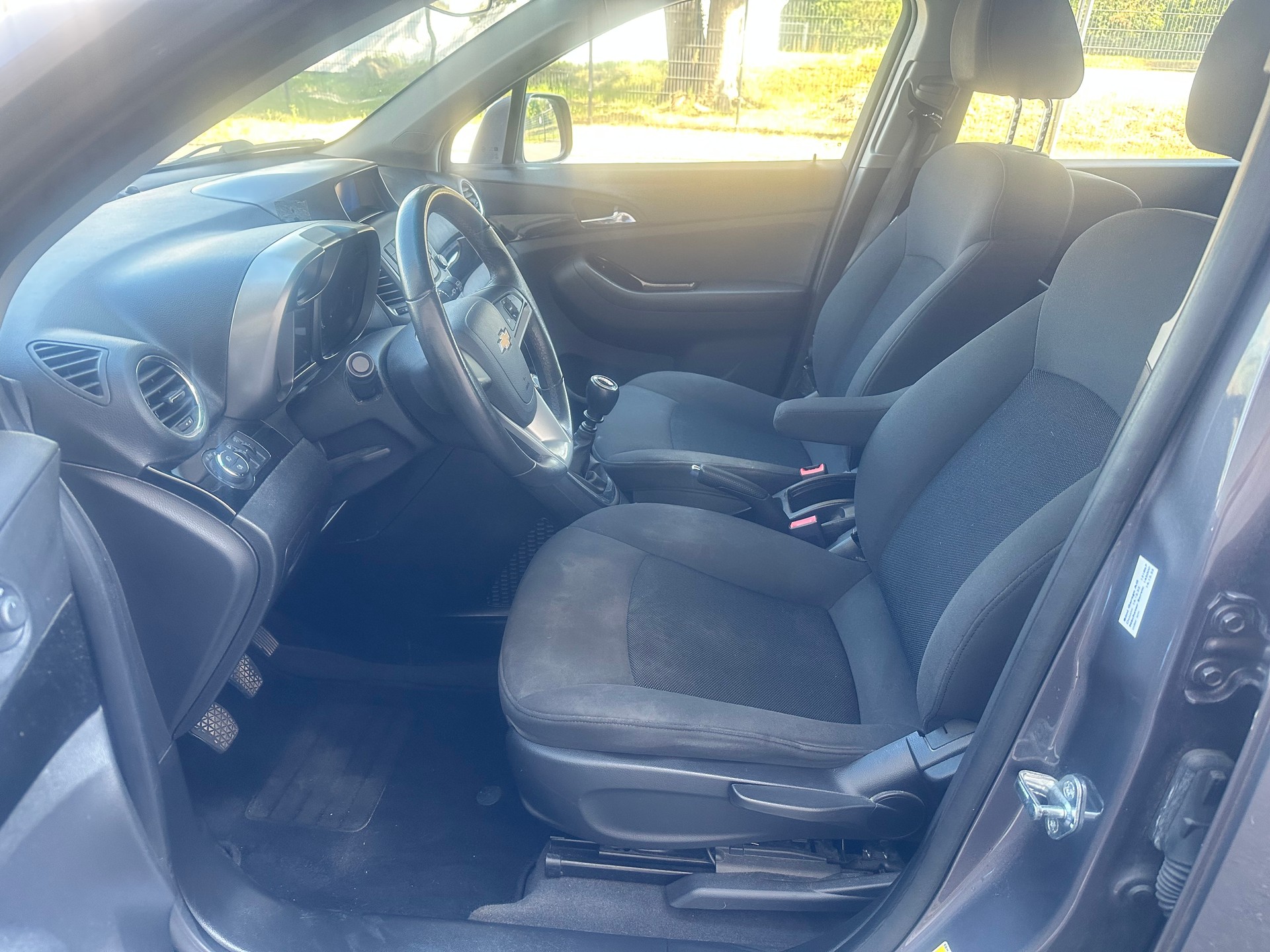 CHEVROLET Orlando 2.0 VCDi LT-image-12