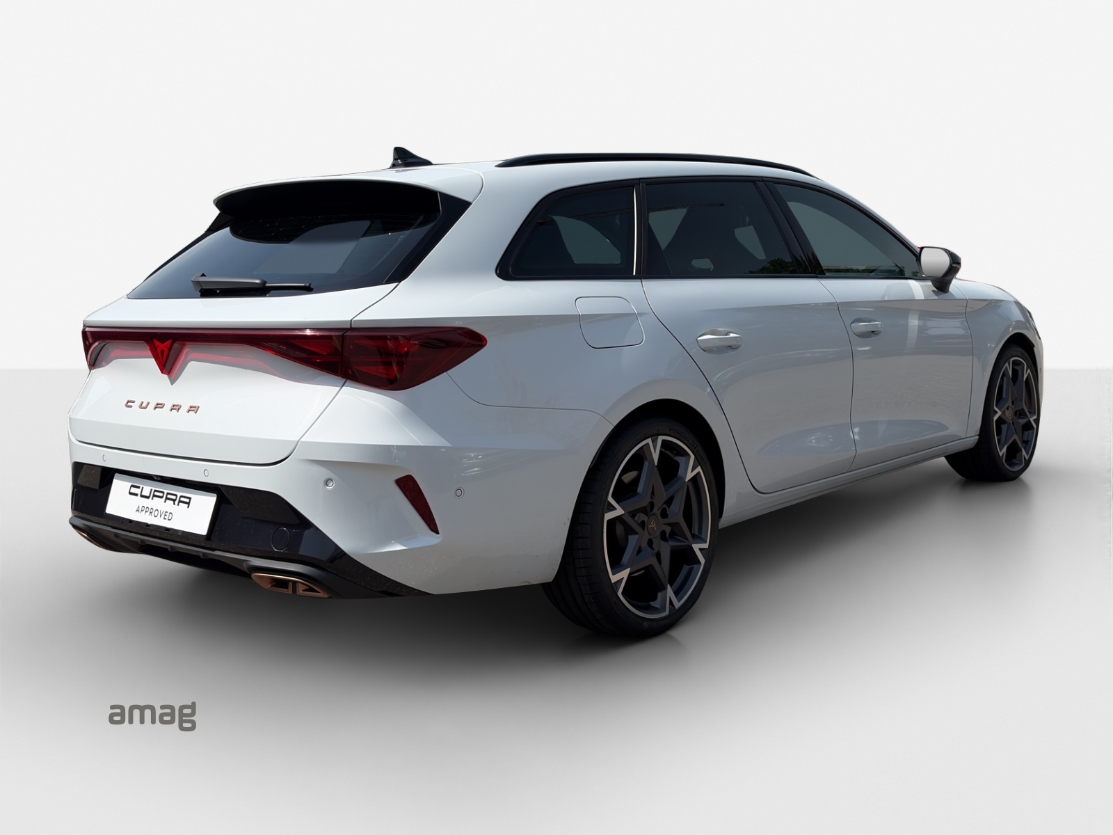CUPRA LEON ST 1.5 e-HYBRID pHEV Black SymphonyDSG-image-4