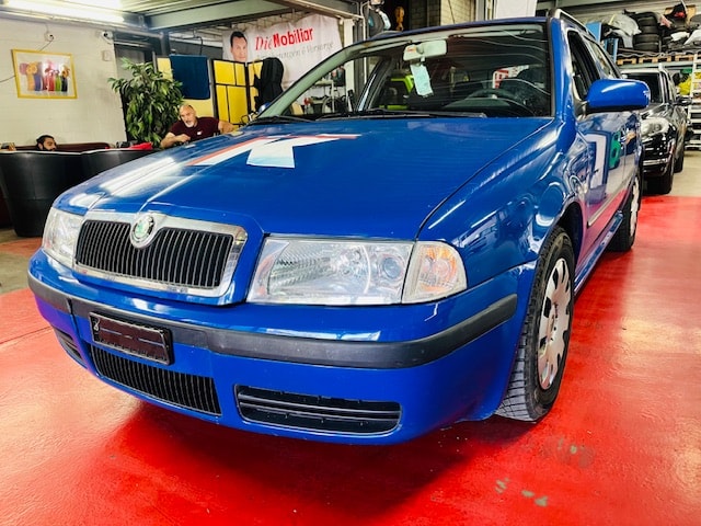 SKODA Octavia 1.9 TDI Tour-image-0