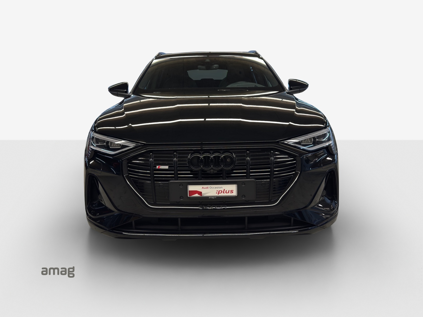 AUDI e-tron 55 S Line Black Edition quattro-image-6