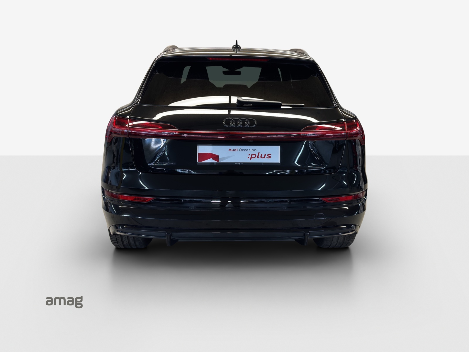 AUDI e-tron 55 S Line Black Edition quattro-image-3