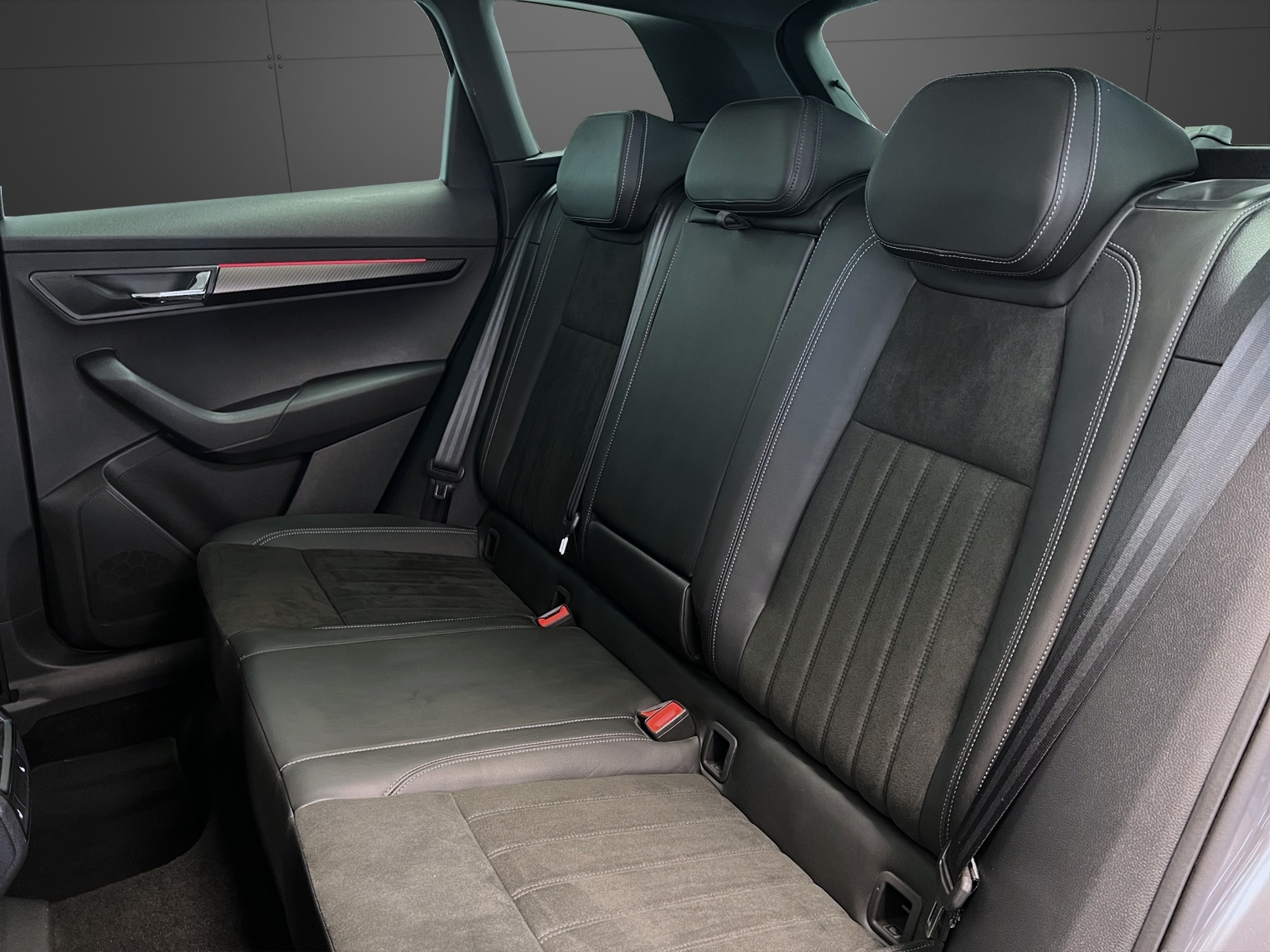 SKODA Karoq 2.0 TSI SportLine 4x4 DSG-image-8