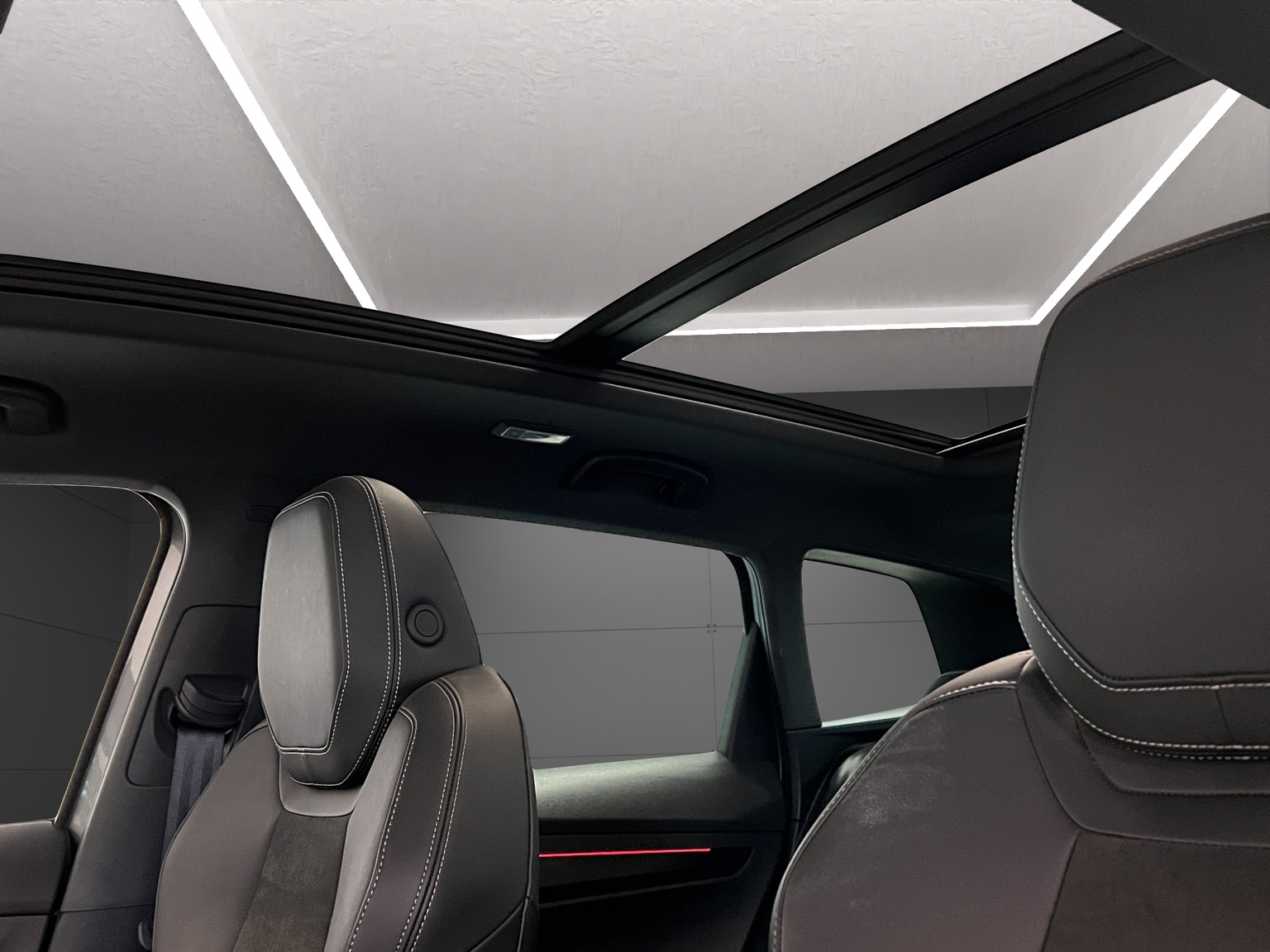 SKODA Karoq 2.0 TSI SportLine 4x4 DSG-image-13