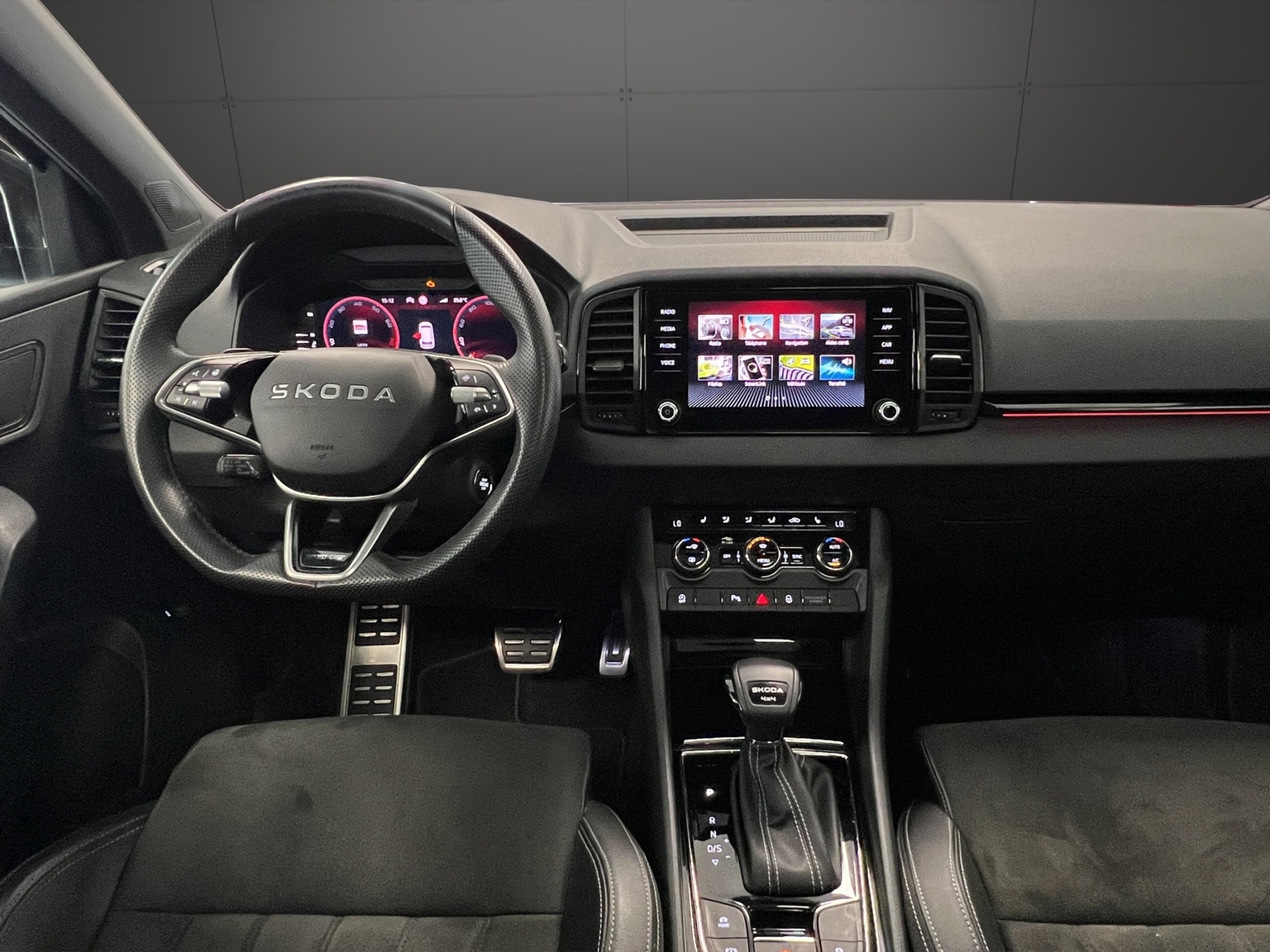 SKODA Karoq 2.0 TSI SportLine 4x4 DSG-image-9