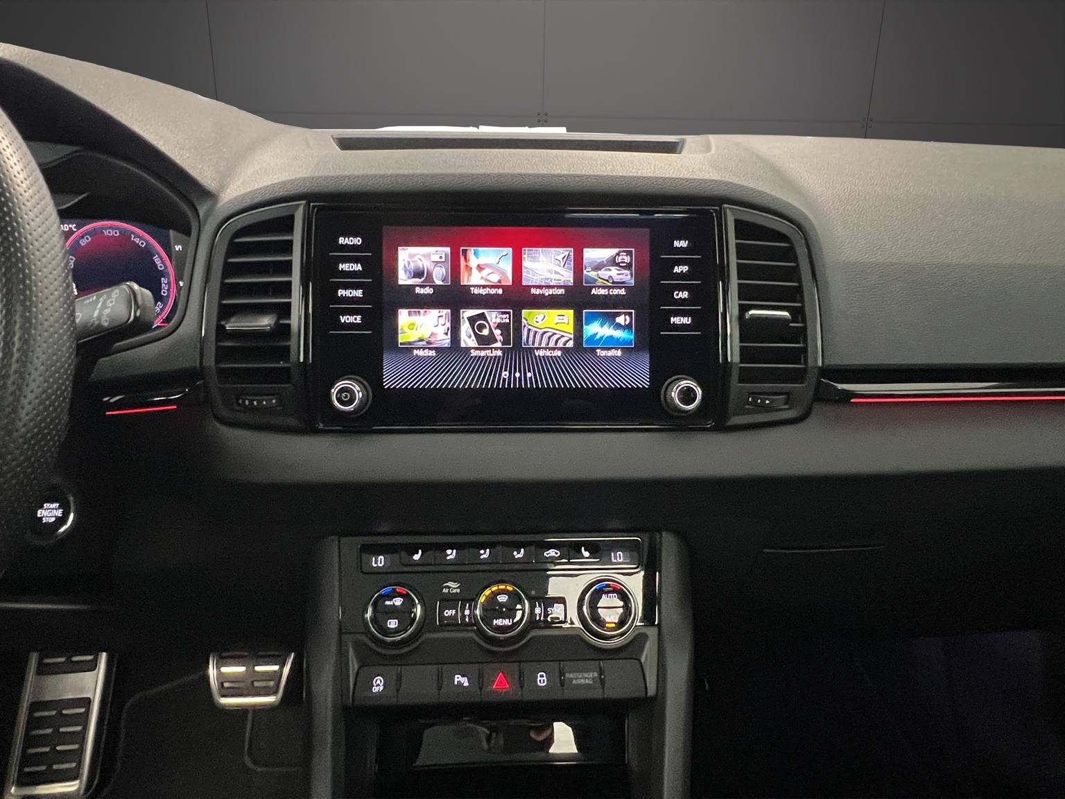 SKODA Karoq 2.0 TSI SportLine 4x4 DSG-image-10