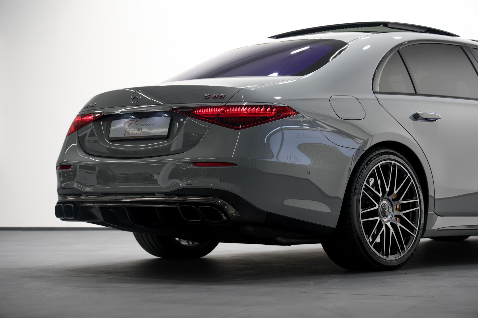 MERCEDES-BENZ S 63 AMG E Performance 4Matic Edition 1 *CH-Fahrzeug*Mercedes Werksgarantie*Carbon Exterieur*-image-9