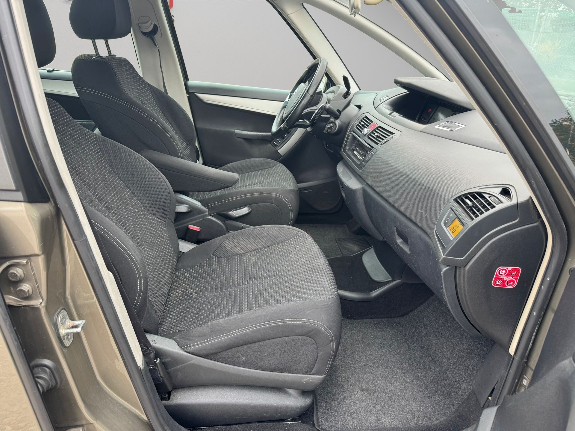 CITROEN Grand C4 Picasso 1.6 HDI 16V Essentiel BMP6-image-12