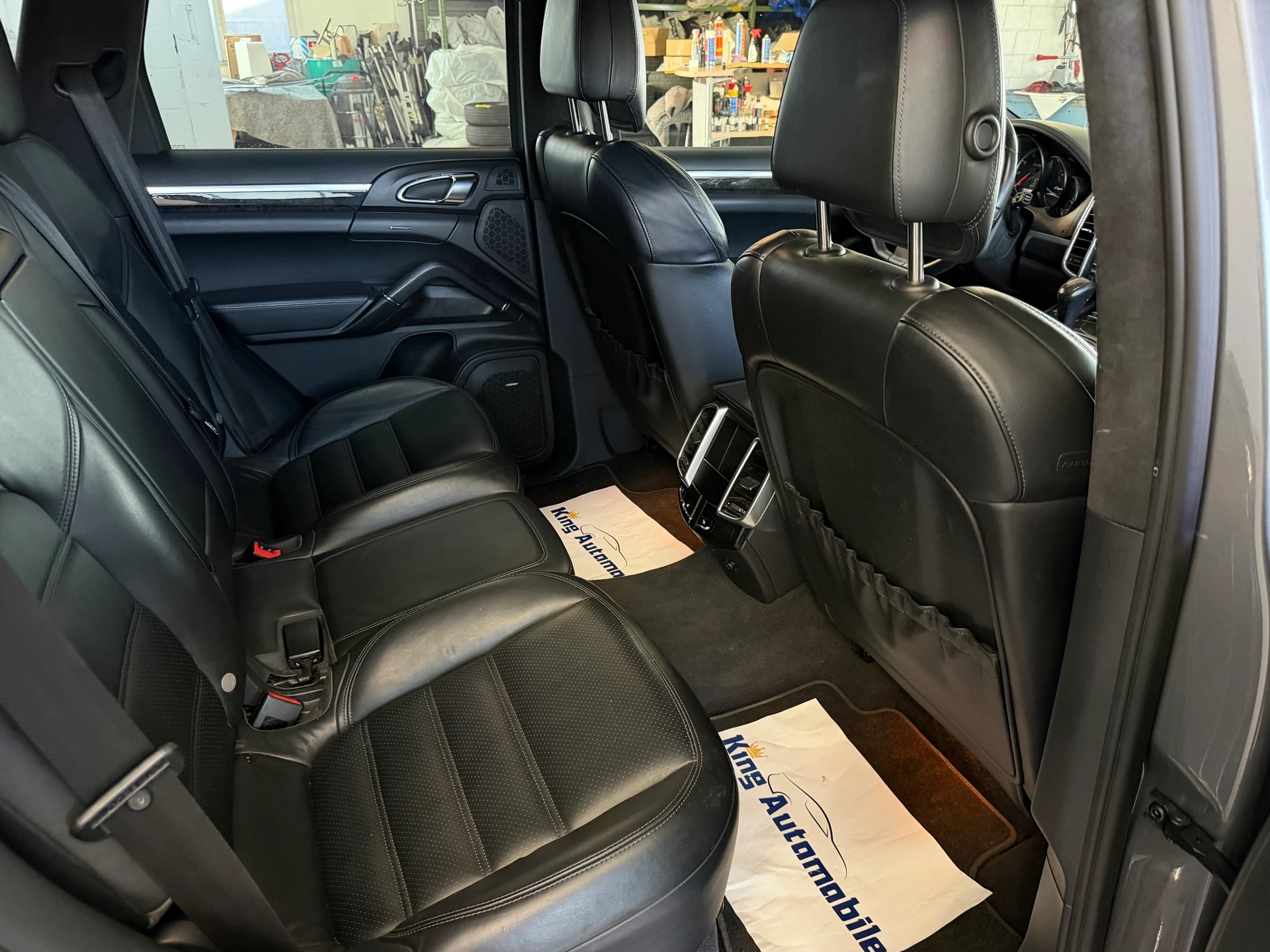 PORSCHE Cayenne Turbo-image-11