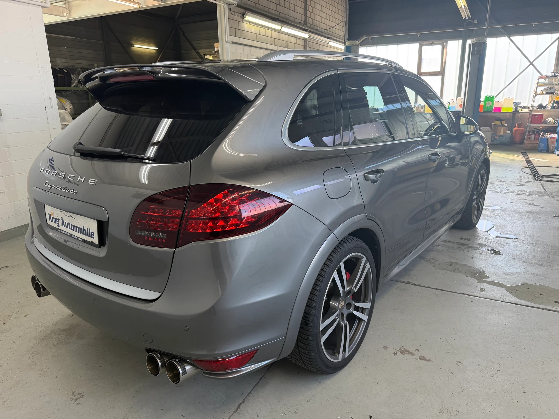 PORSCHE Cayenne Turbo-image-4