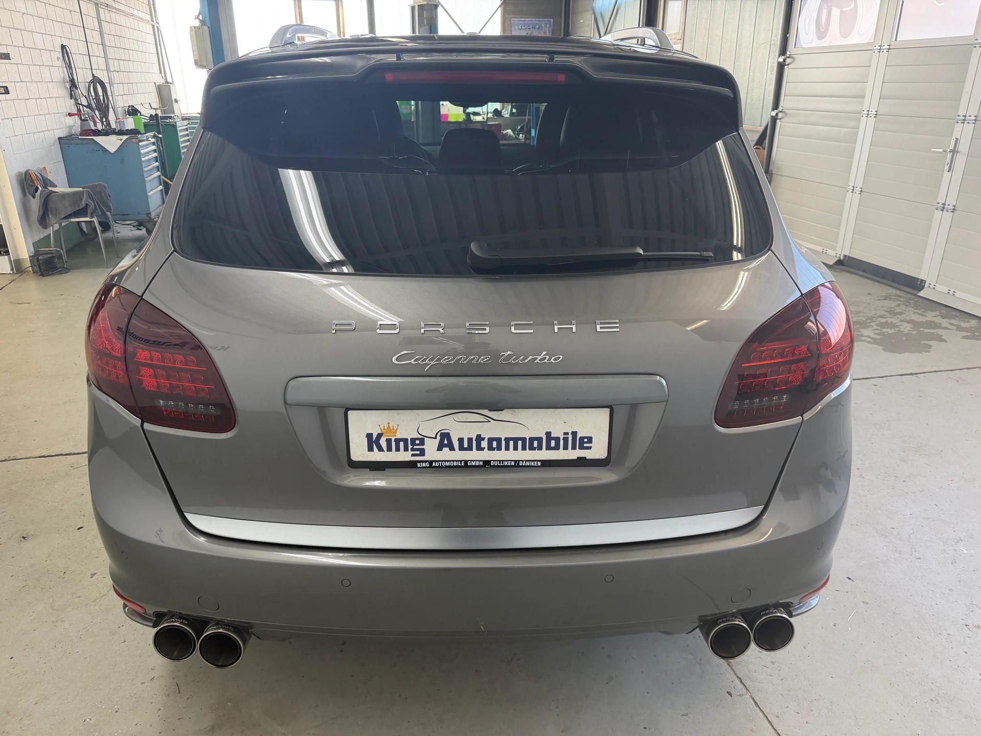 PORSCHE Cayenne Turbo-image-5