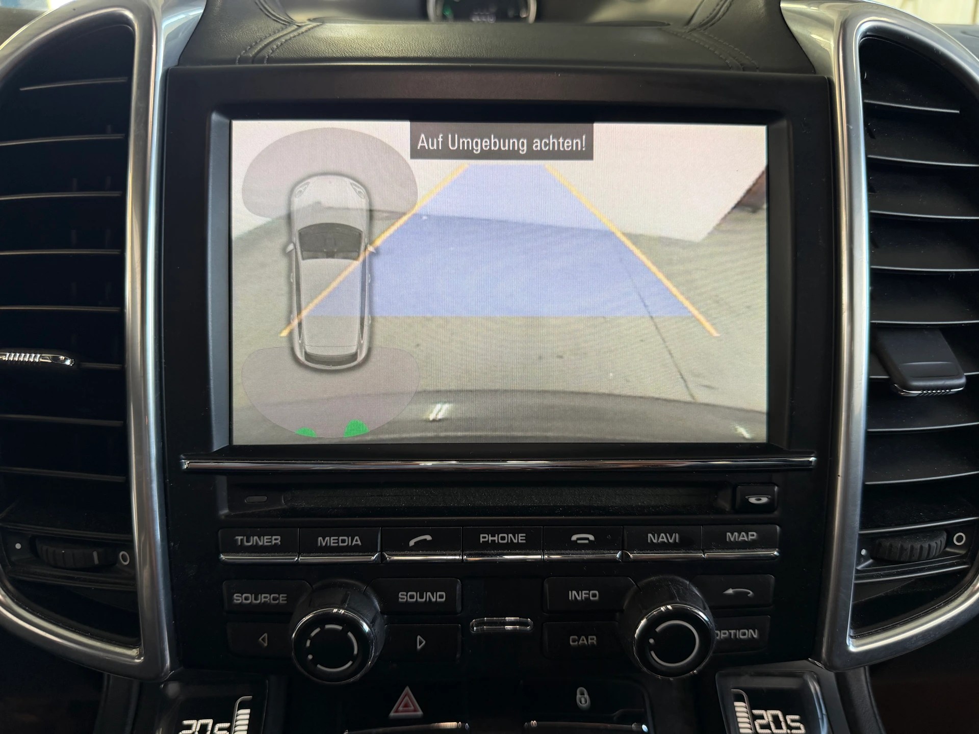 PORSCHE Cayenne Turbo-image-18