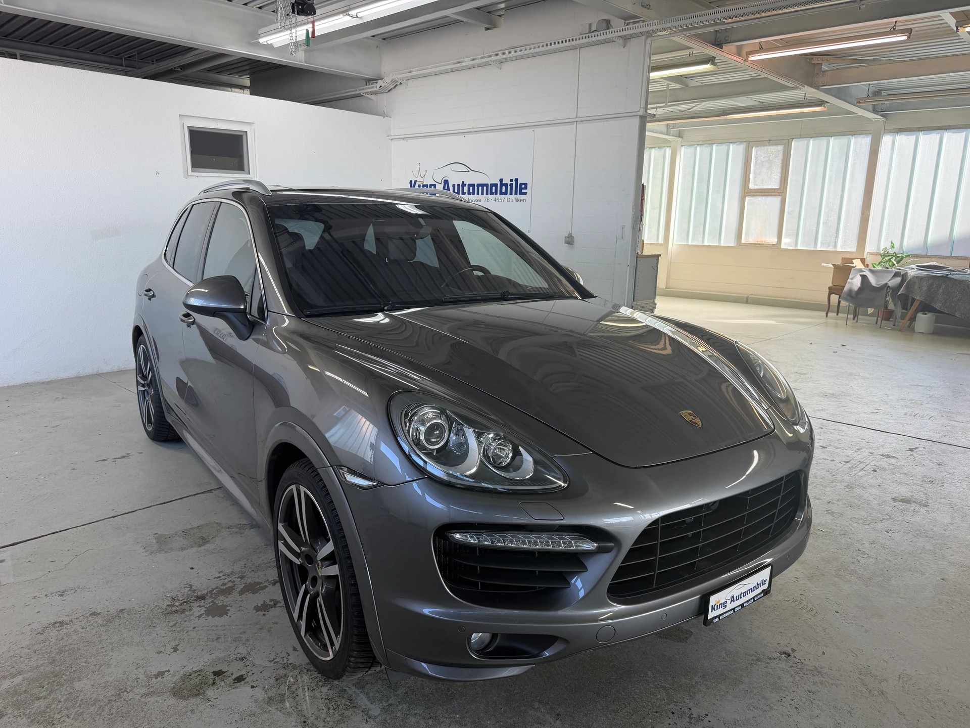 PORSCHE Cayenne Turbo-image-0