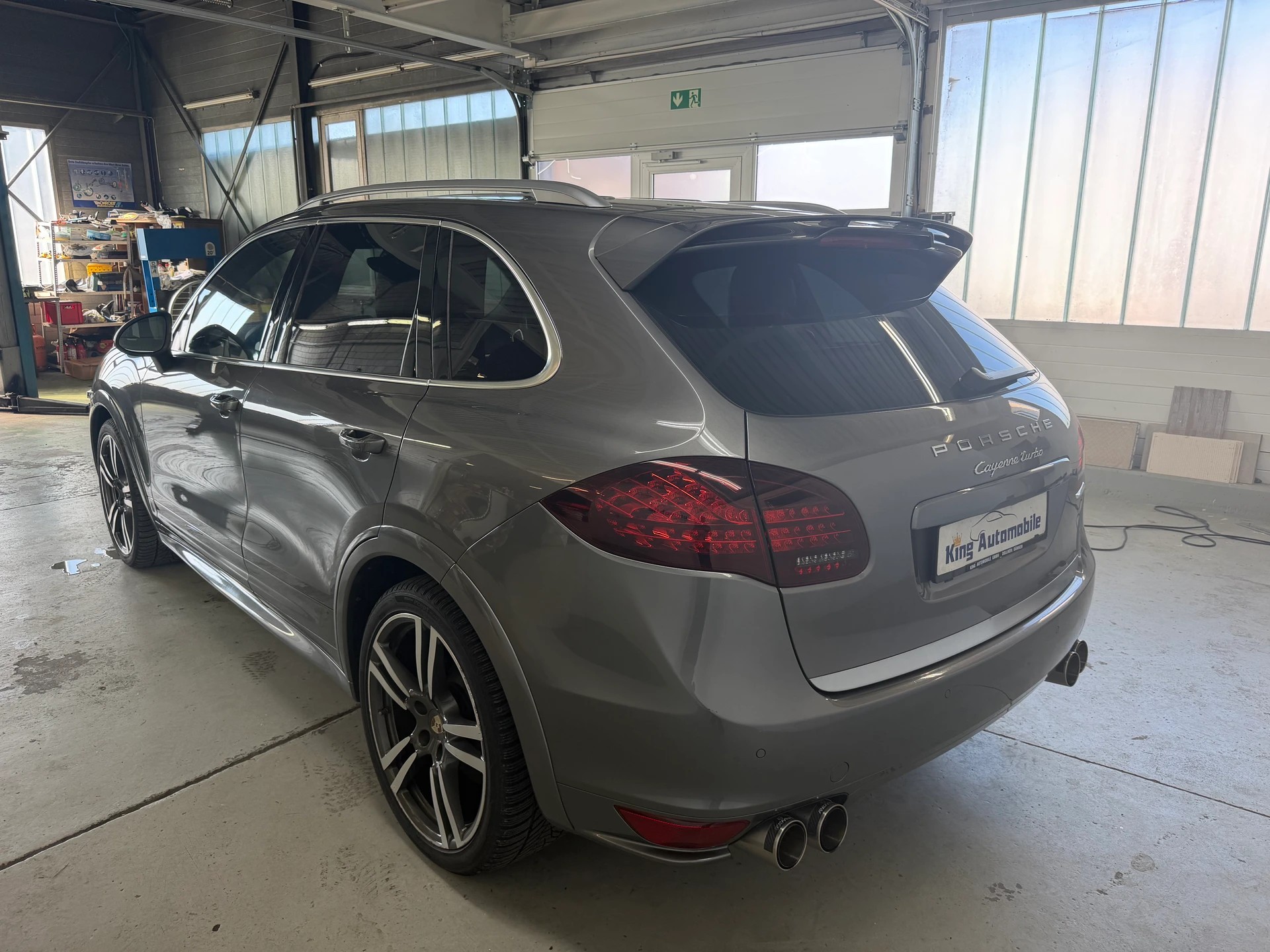 PORSCHE Cayenne Turbo-image-6