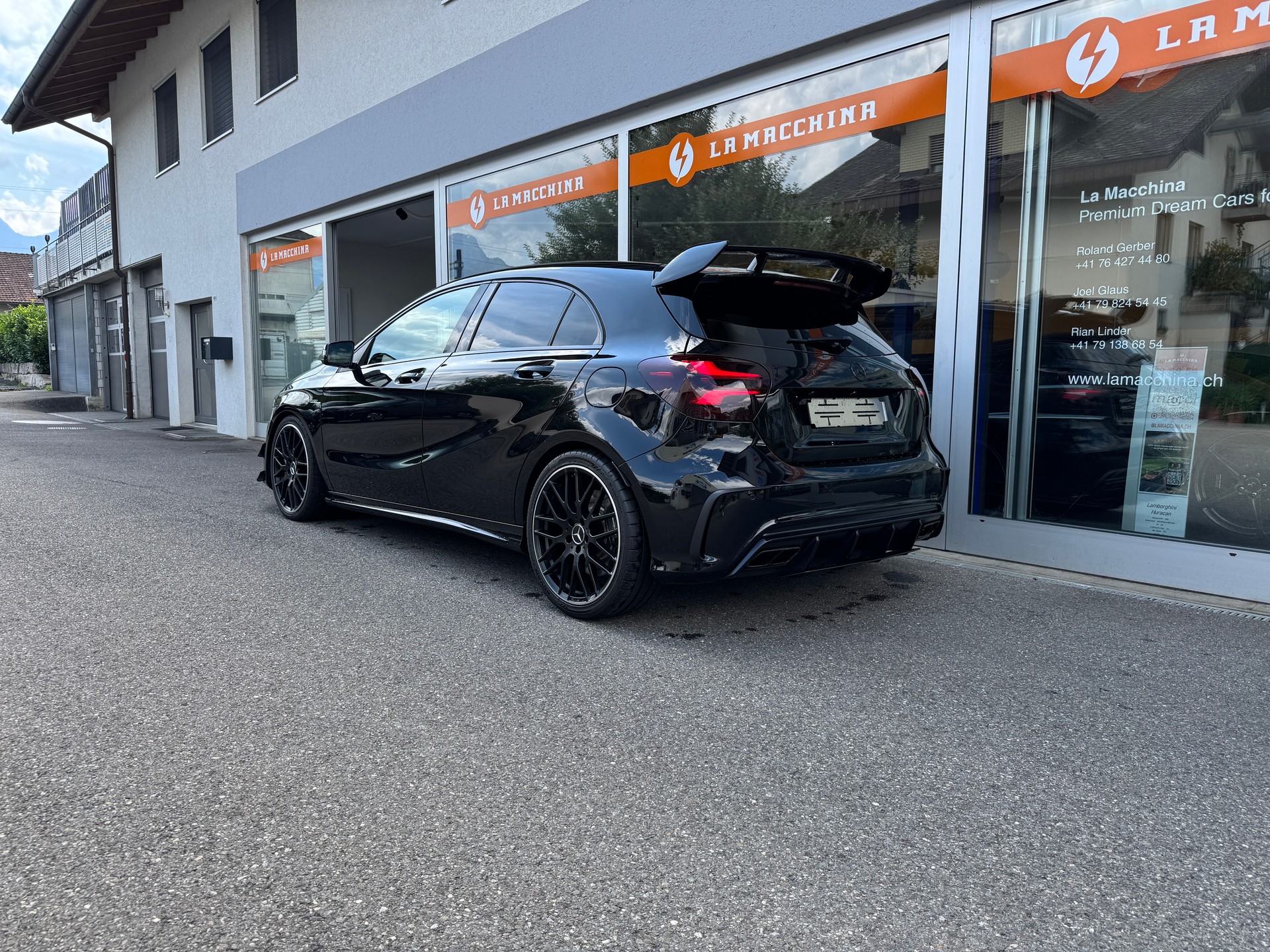 MERCEDES-BENZ A 45 AMG 4Matic Speedshift 7G-DCT-showroom-element-3