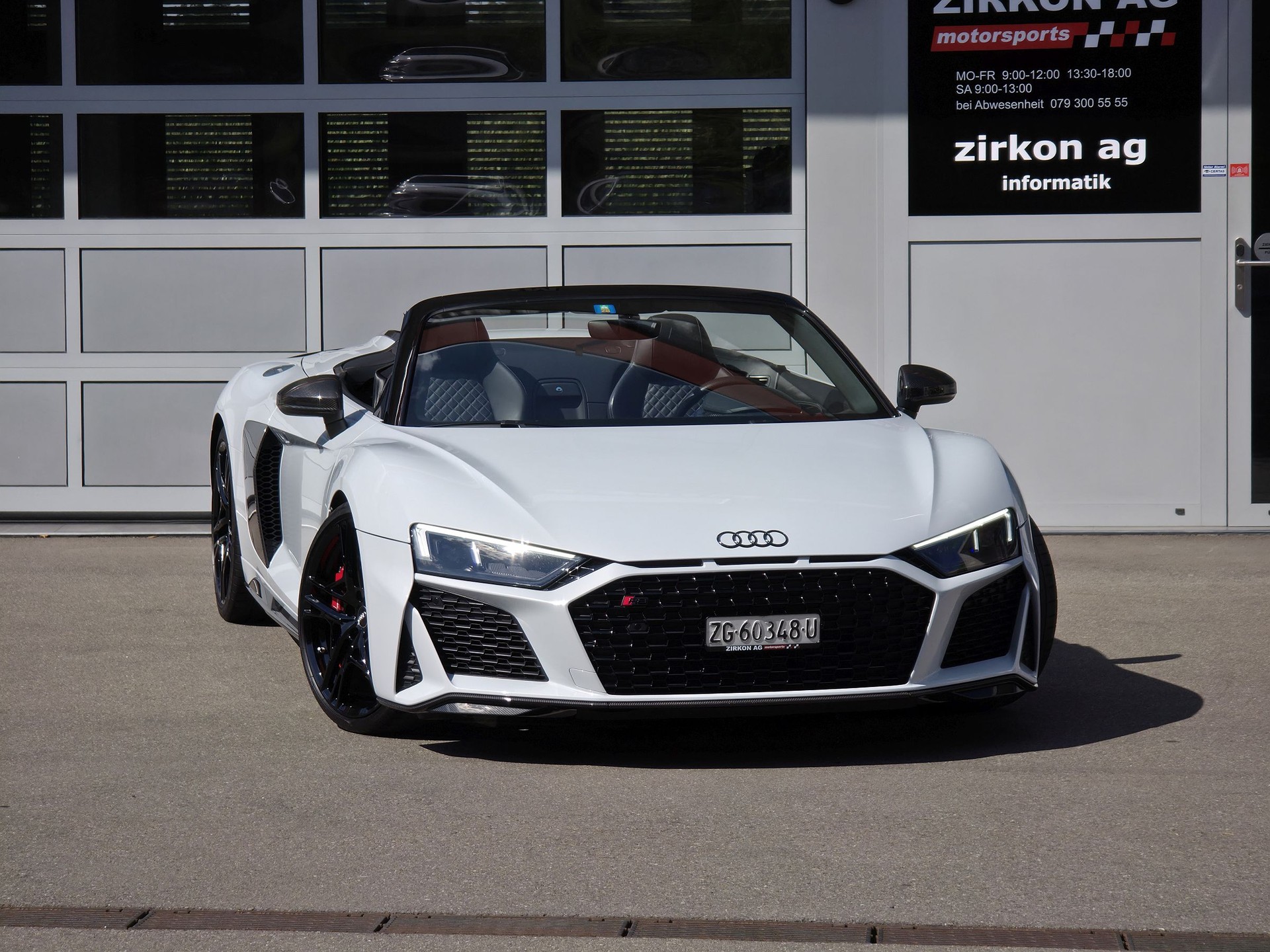 AUDI R8 Spyder performance S-Tronic | full Carbon-showroom-element-2