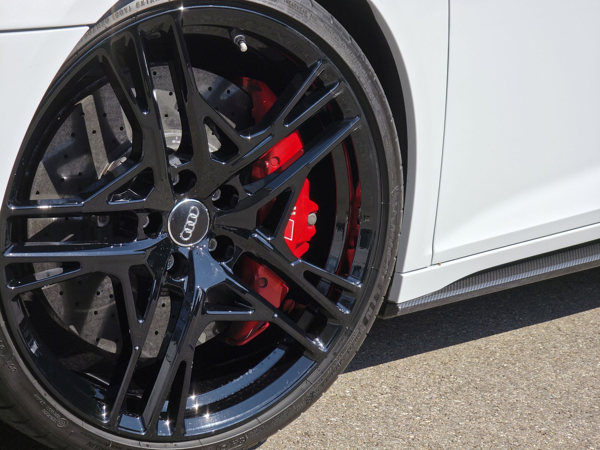 AUDI R8 Spyder performance S-Tronic | full Carbon-image-22