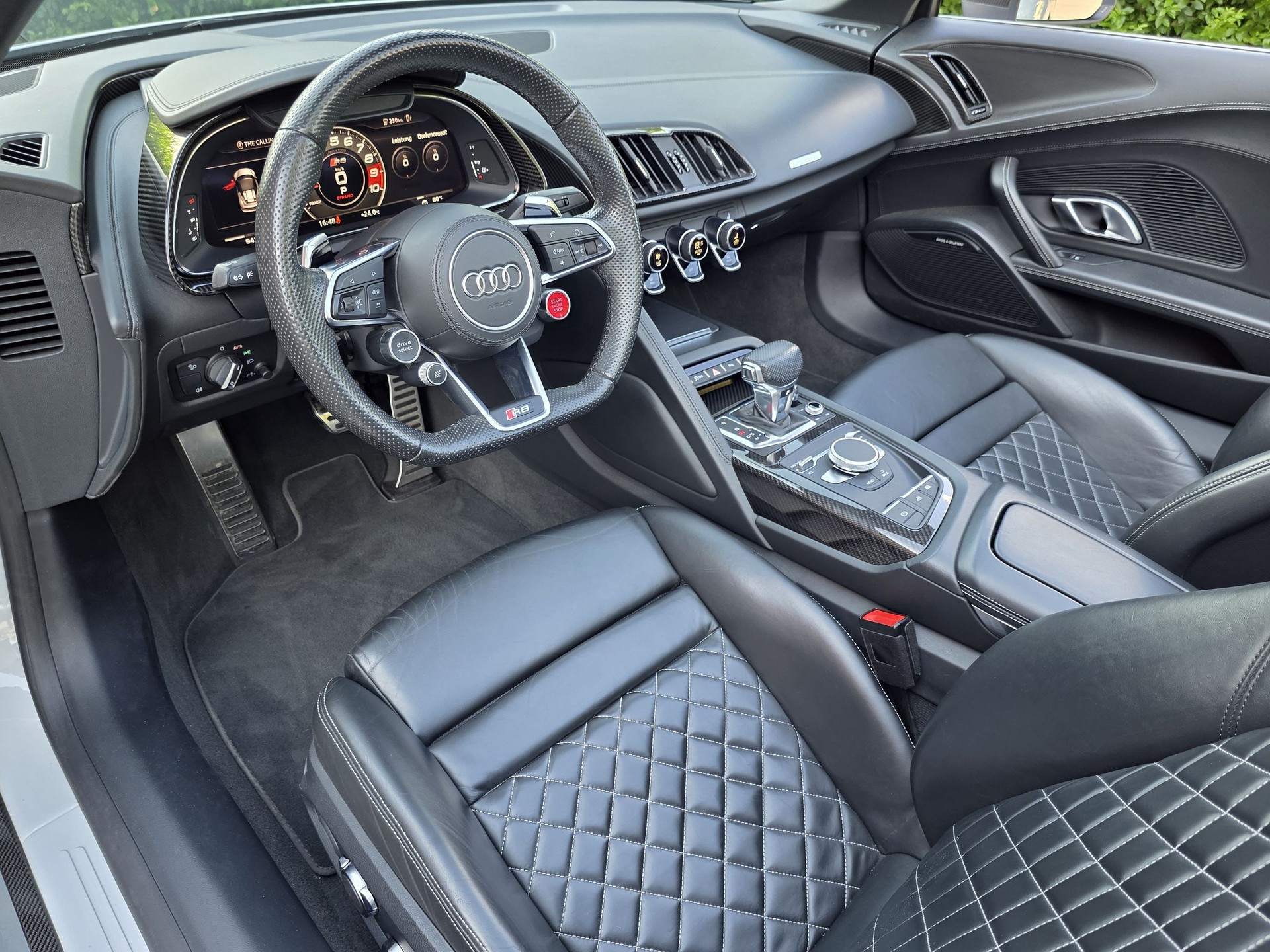 AUDI R8 Spyder performance S-Tronic | full Carbon-image-24